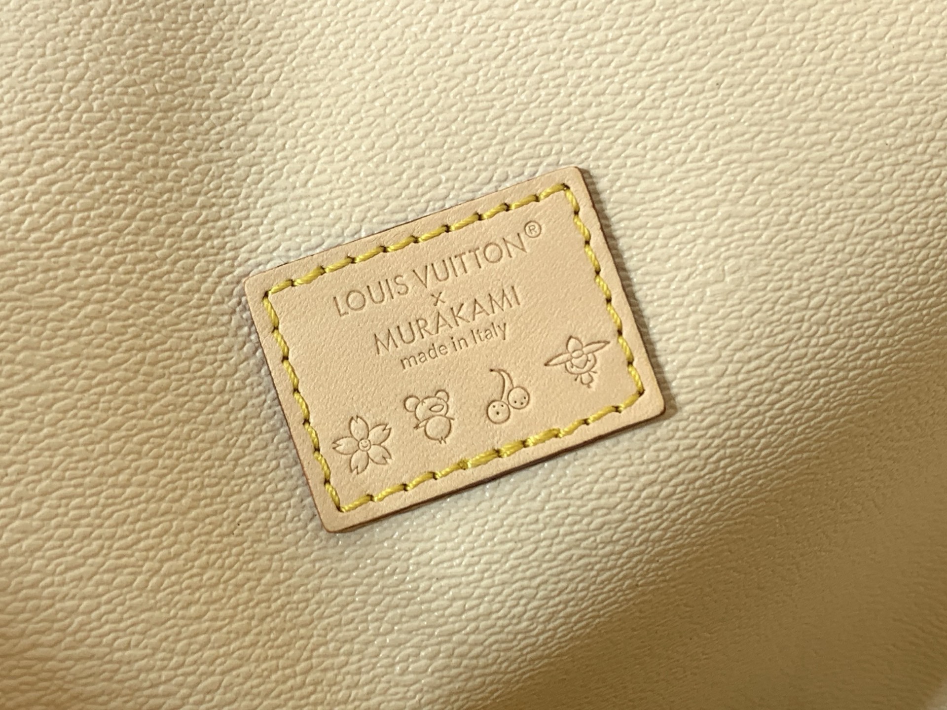 LV Style White Canvas Top Handle Bag style reference detail image 8 from source 770261