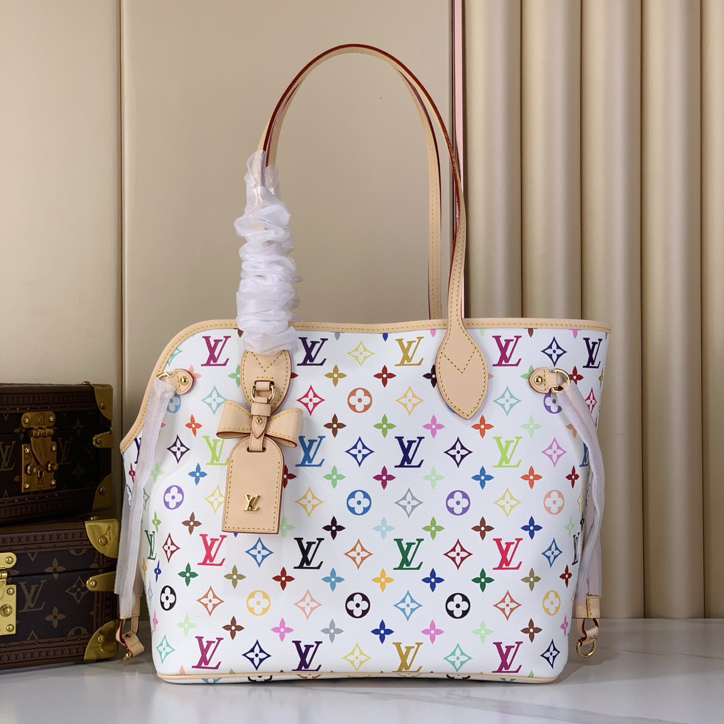 LV Style White Canvas Top Handle Bag style reference detail image 1 from source 770261