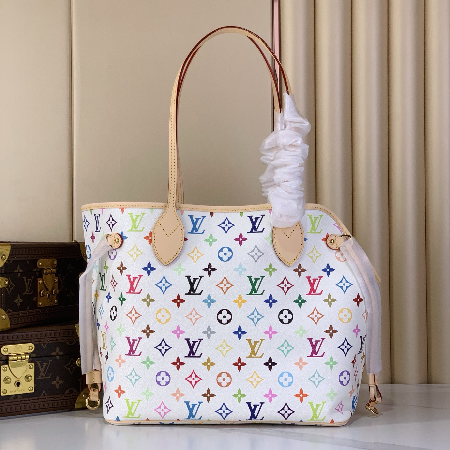 LV Style White Canvas Top Handle Bag style reference detail image 3 from source 770261
