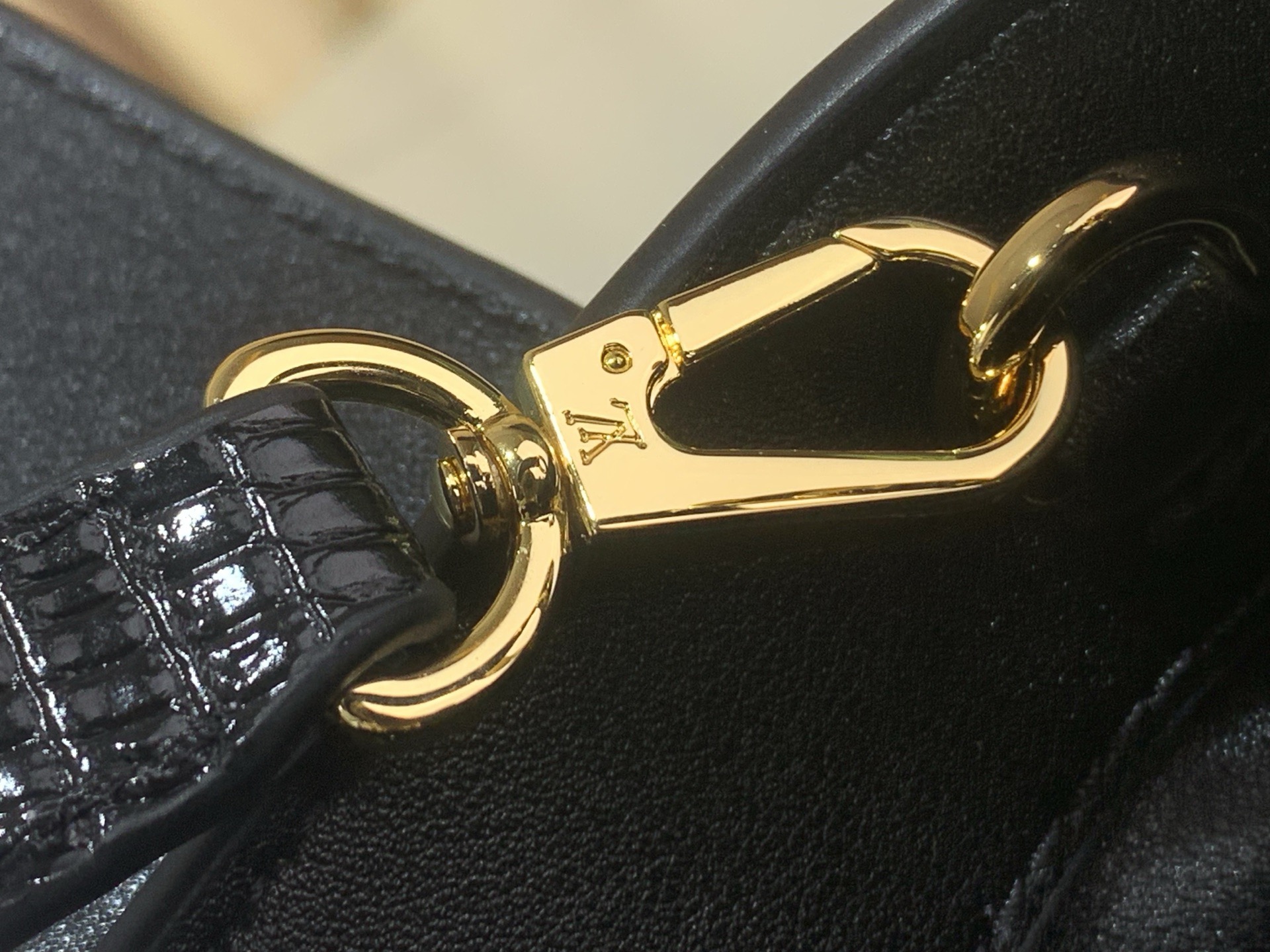 LV Style Black Leather Top Handle Bag style reference detail image 9 from source 770259