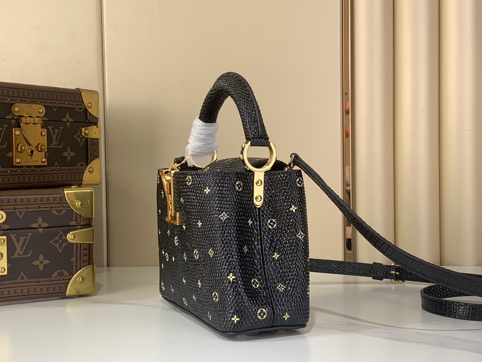 LV Style Black Leather Top Handle Bag style reference detail image 2 from source 770259