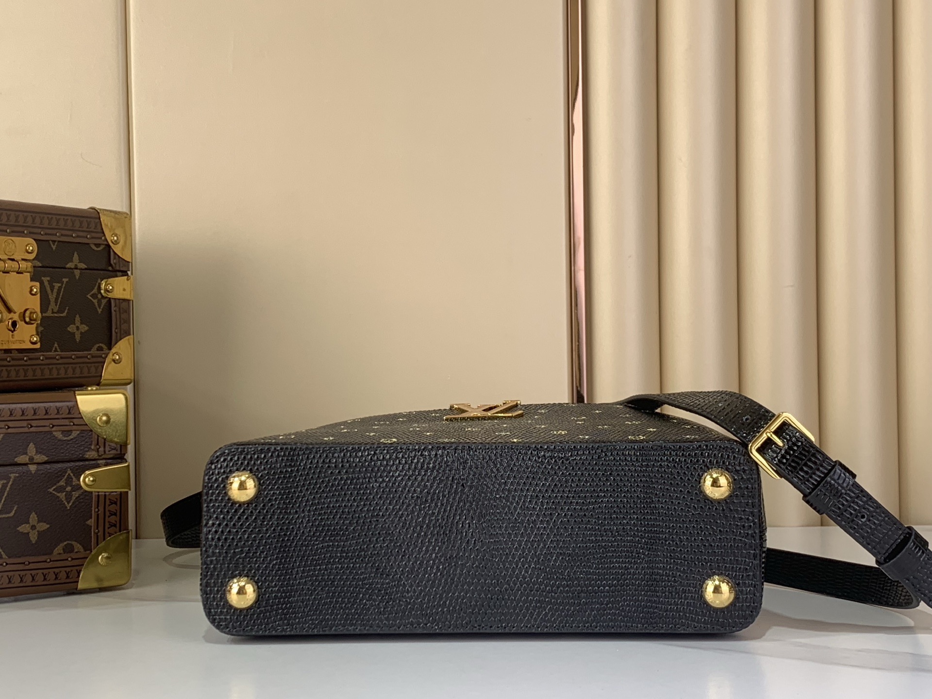LV Style Black Leather Top Handle Bag style reference detail image 4 from source 770258