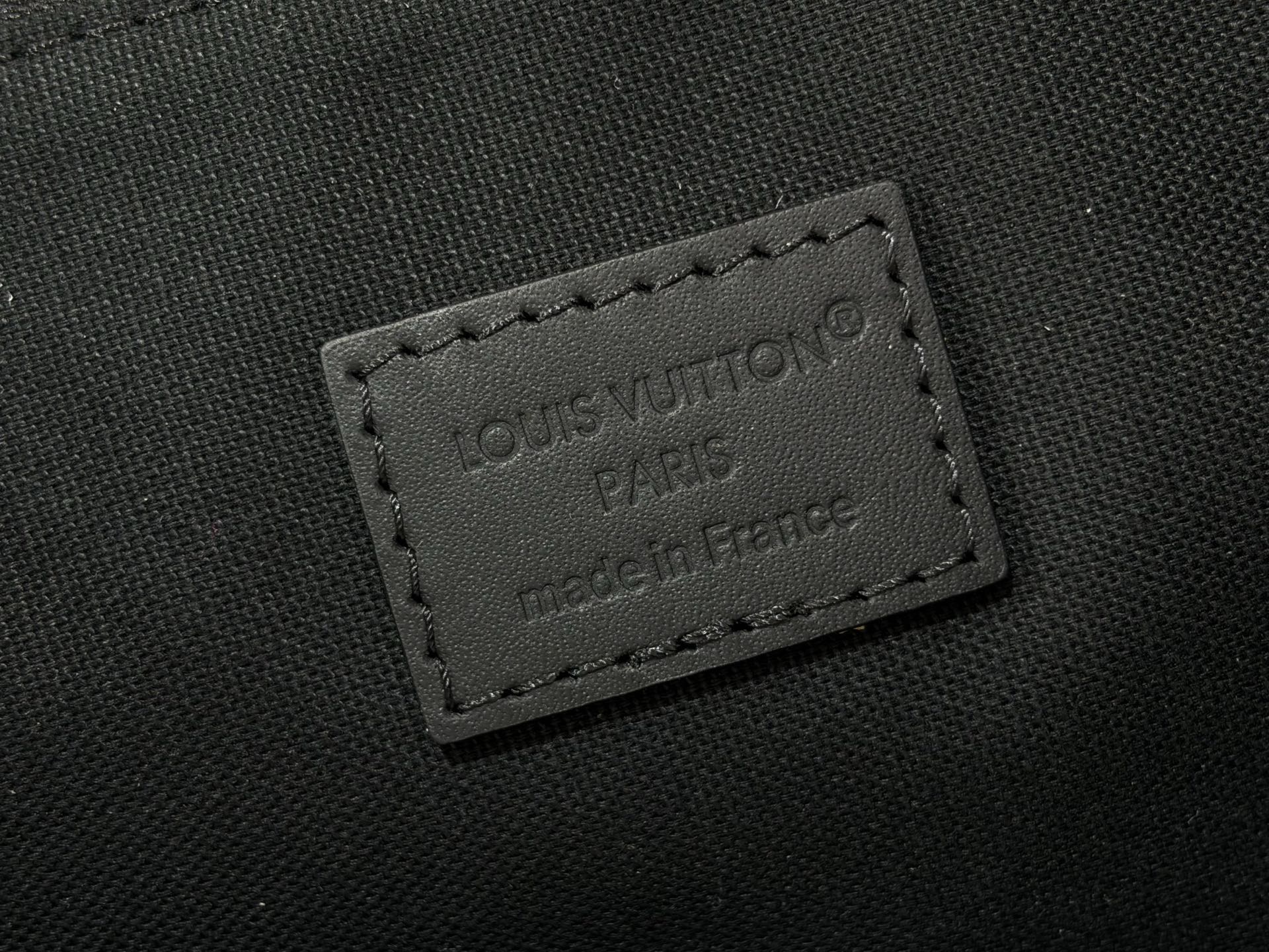 LV Style Black Leather Messenger Bag style reference detail image 8 from source 770266