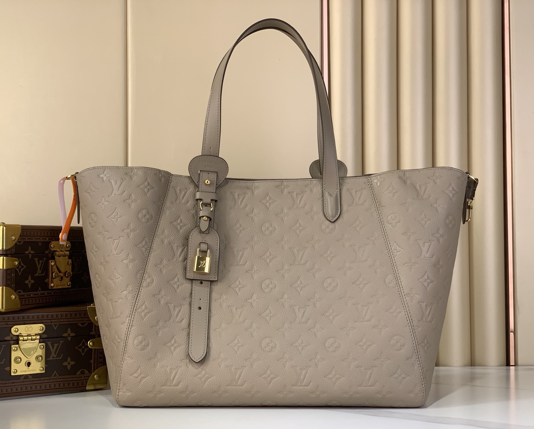 LV Style Grey Leather Tote Bag style reference detail image 7 from source 770270