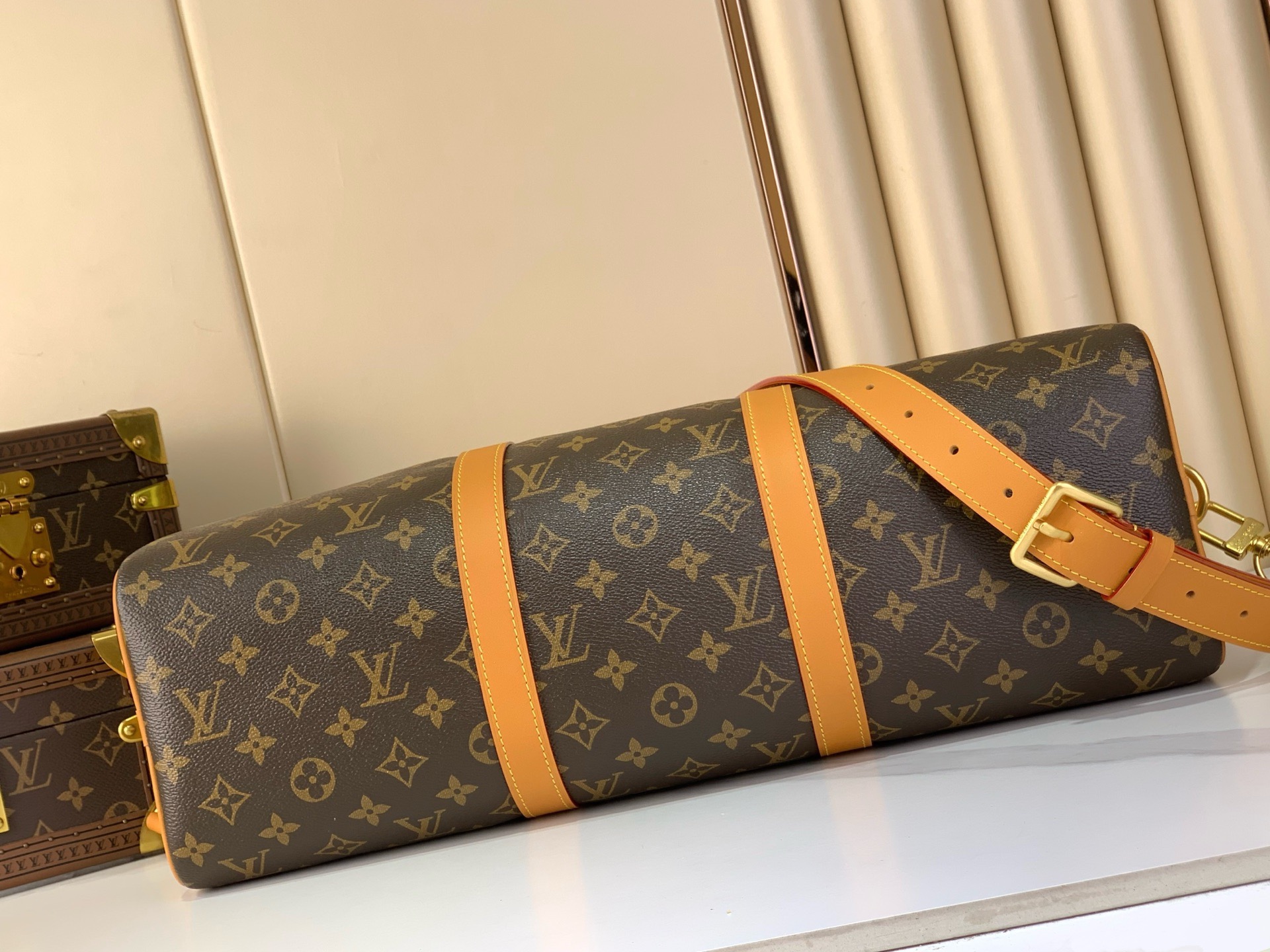 LV Style Beige Leather Travel Bag style reference detail image 4 from source 770268