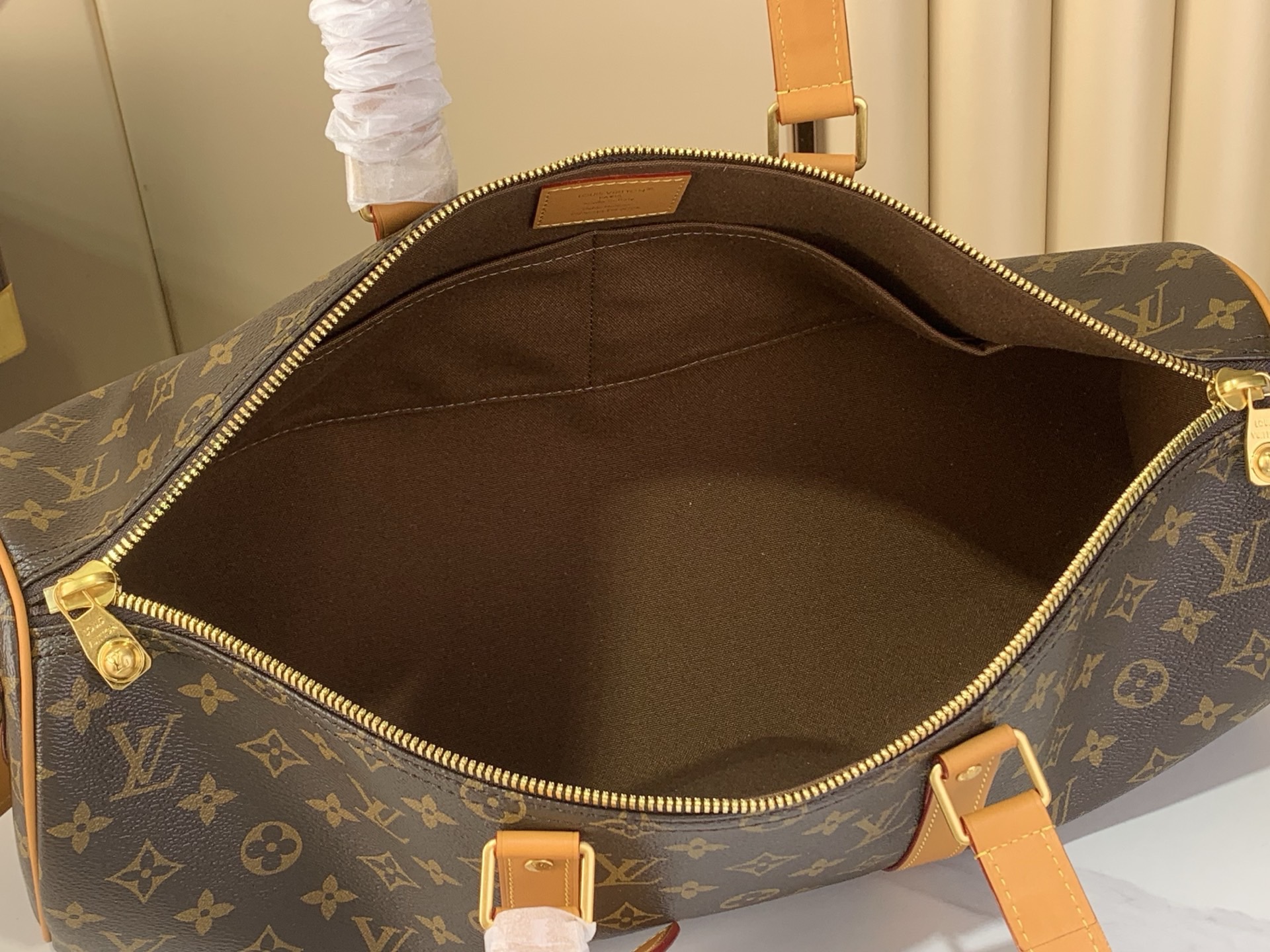 LV Style Beige Leather Travel Bag style reference detail image 9 from source 770268