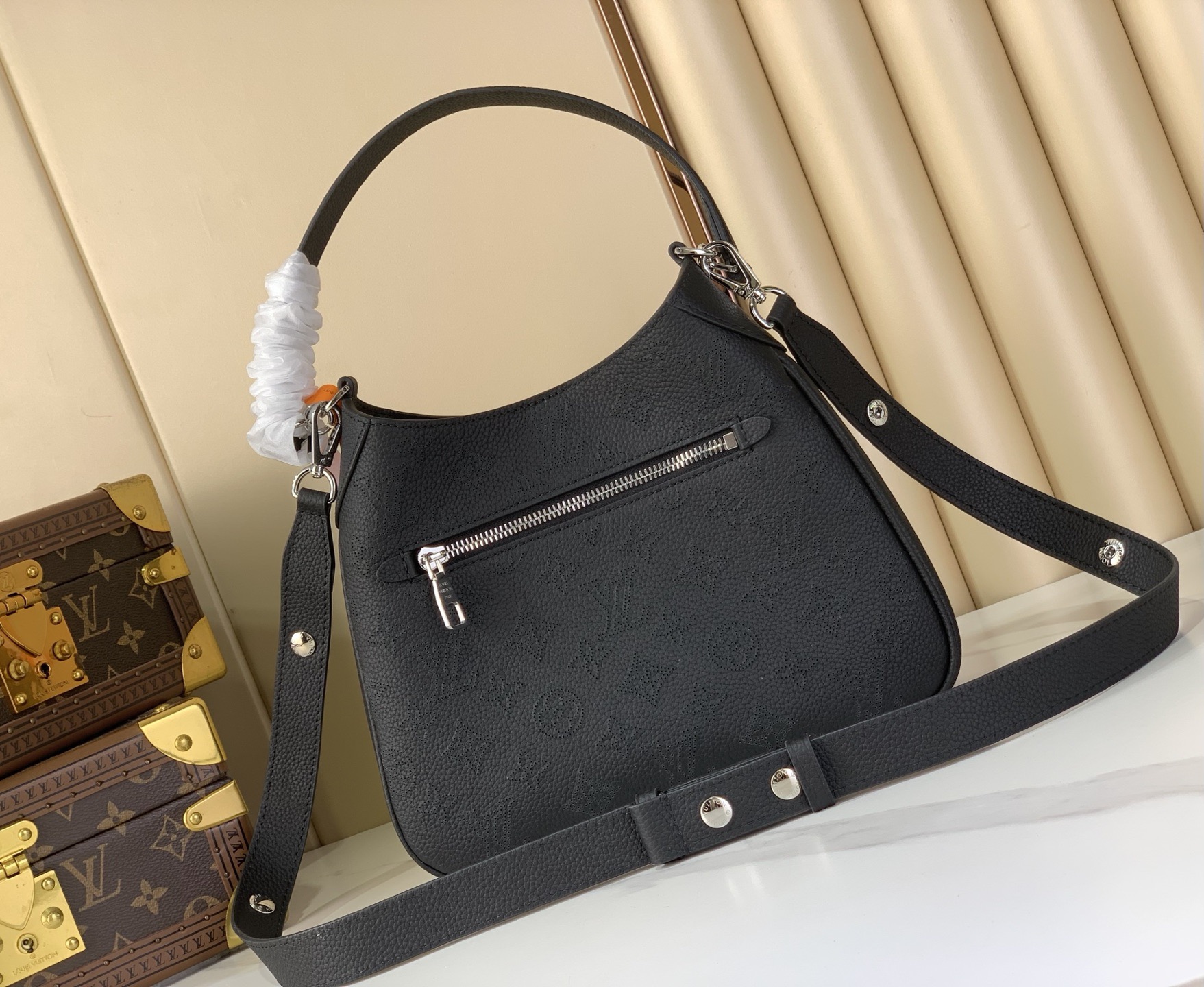 LV Style Black Leather Top Handle Bag style reference detail image 3 from source 770274
