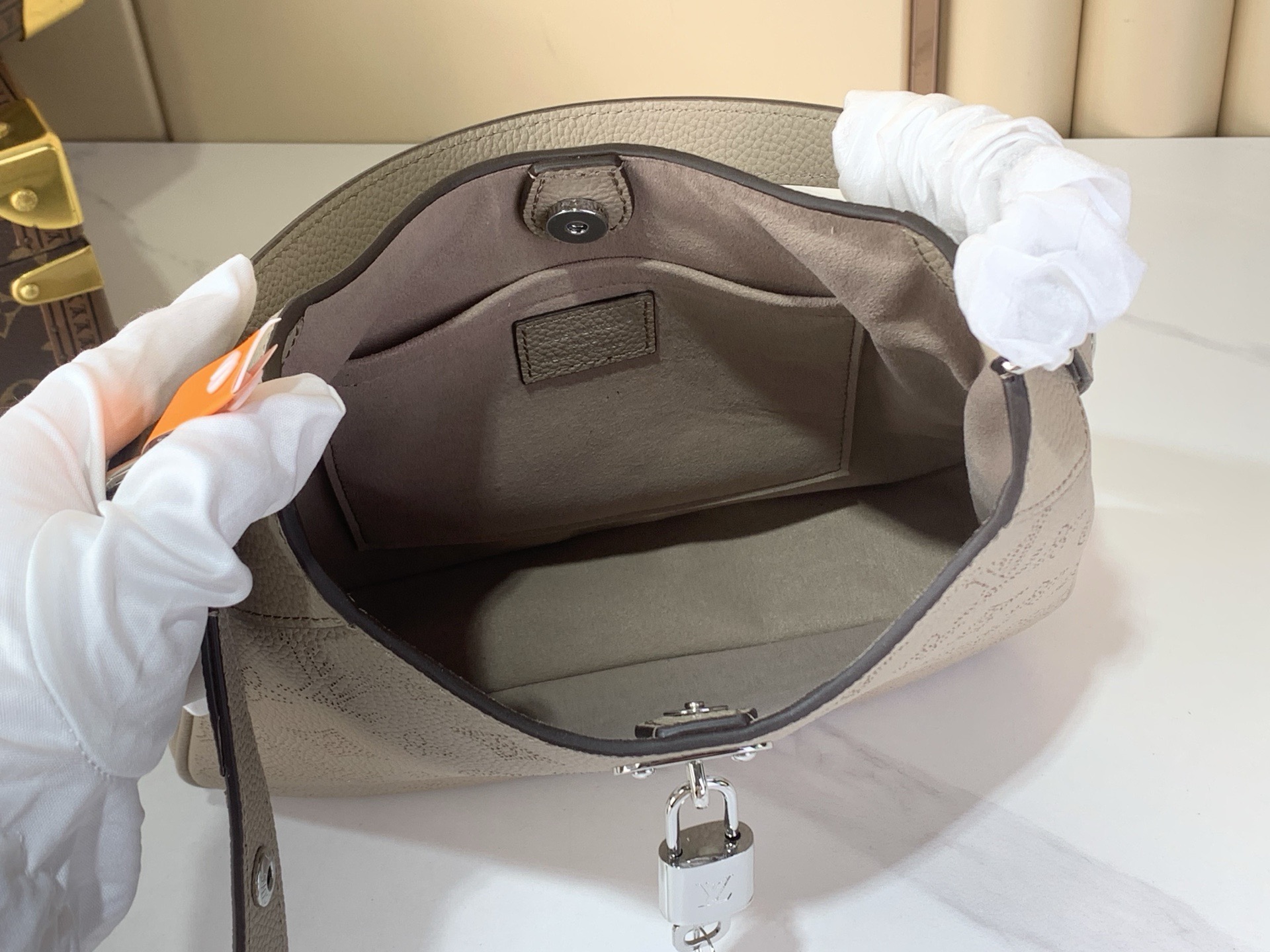 LV Style Black Leather Top Handle Bag style reference detail image 9 from source 770273