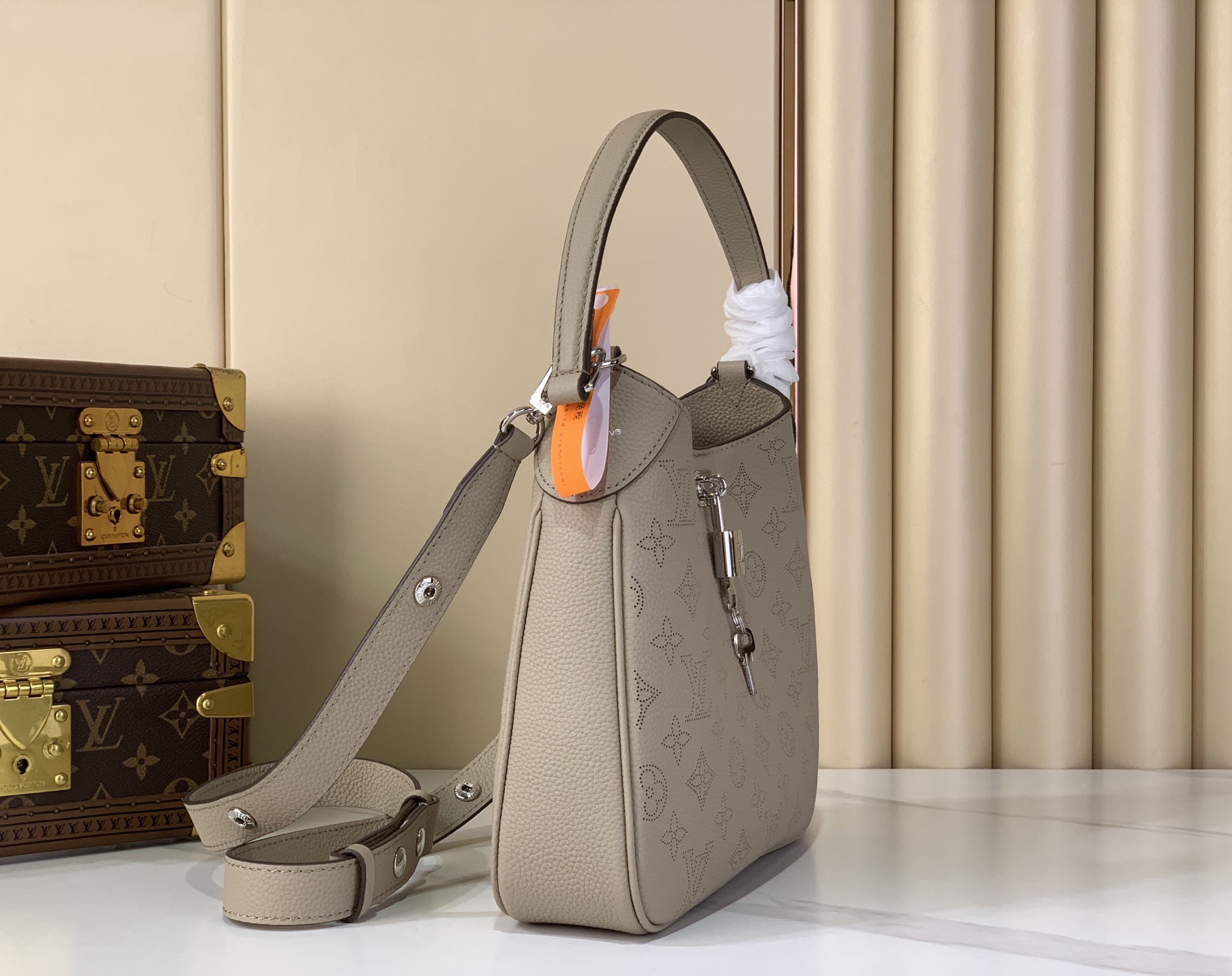 LV Style Black Leather Top Handle Bag style reference detail image 2 from source 770273
