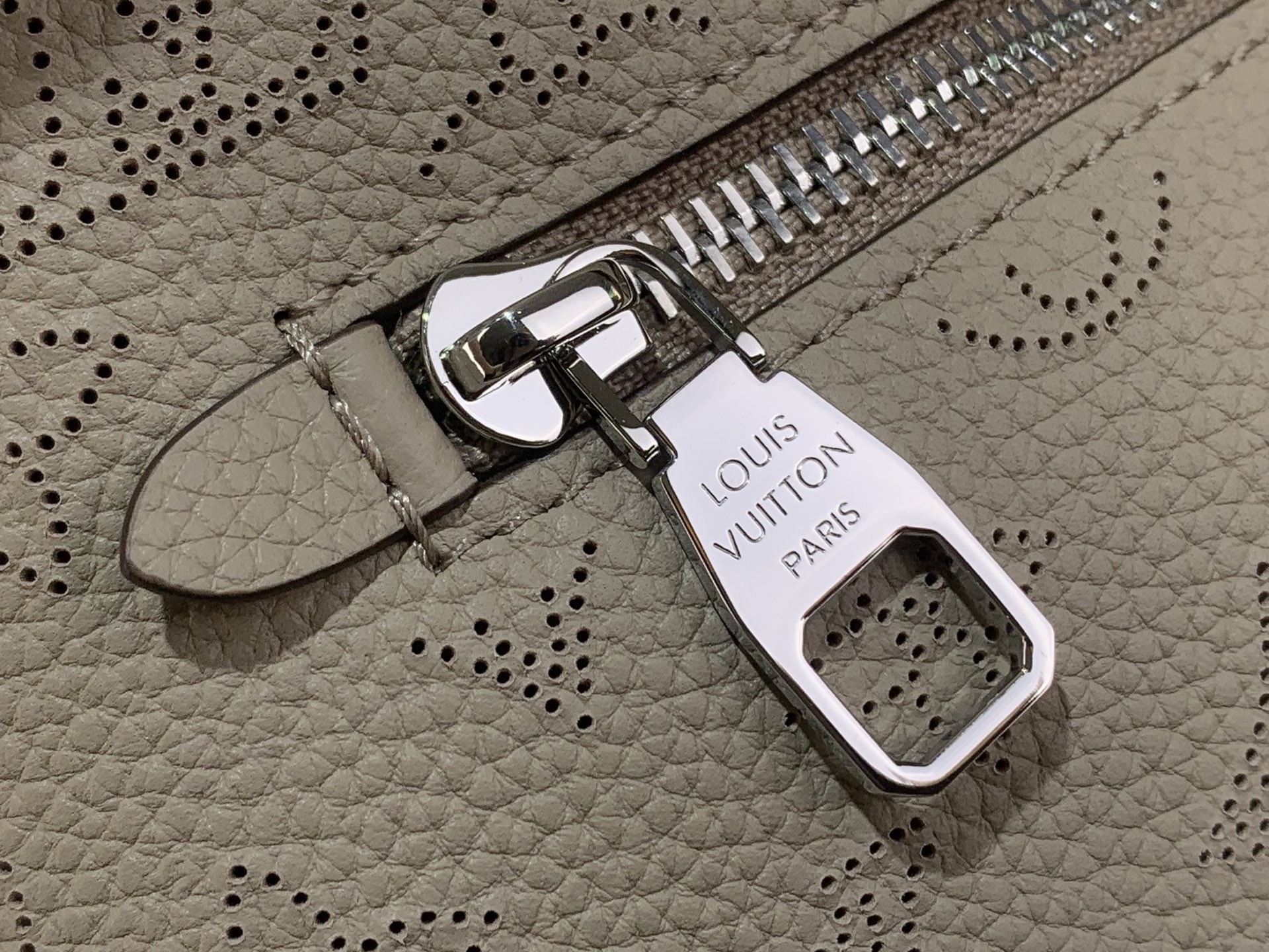 LV Style Black Leather Top Handle Bag style reference detail image 7 from source 770273