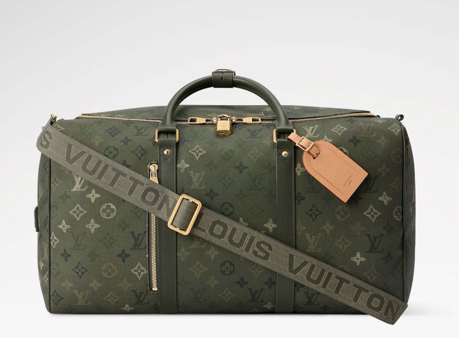 NO:762998,Top original item [KEEALL 50 Backpack] m26964 Military Green/Silk Screen This Keeall 50 Backpack gives the Monogram Surlus hr coated canvas a camouflage style, showing harrell Williams' clever use of mountaineering style. The square shape and multiple carrying options allow for flexible functions, and the zippered front pocket is convenient for accessing daily needs and storing the detachable shoulder strap. Dimensions 50 x 29 x 34 cm  7018085 (length x height x width),19860909顶级原单【KEEALL 50 双肩包】 m26964 军绿色/丝印 本款 Keeall 50 双肩包令 Monogram Surlus hr涂层帆布呈现迷彩风范,展现 harrell Williams 对登山风格的巧妙运用.方正构型和多种背携选择实现灵活功能,拉链前袋方便取用日常所需并收纳可拆卸肩带. 尺寸50 x 29 x 34 厘米 7018085 (长度 x 高 x 宽),,Bag