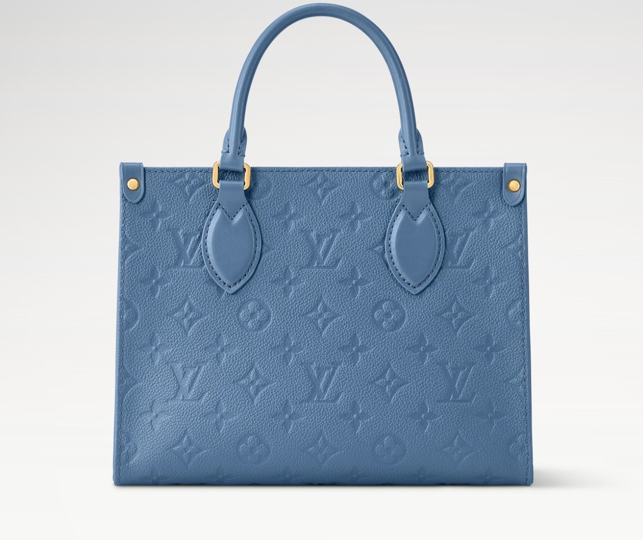 NO:763022,Top original order [OnTheGo small handbag] M45653 28181 haze blue (embossed) made of Monogram Emreinte sn leather, with a spacious configuration and polished metal parts, which can easily accommodate travel needs for business or leisure occasions. The detachable shoulder strap allows for a variety of carrying methods. Dimensions 25 x 19 x 11.5 cm 8019085,19860909顶级原单【OnTheGo 小号手袋】M45653 28181 雾霾蓝（压花） 取材 Monogram Emreinte sn皮革,为宽敞构型搭配抛光金属件,可轻松容纳商务或休闲场合的出行所需.可拆卸肩带实现多种背携方式. 尺寸 25 x 19 x 11.5厘米 8019085,,Bag