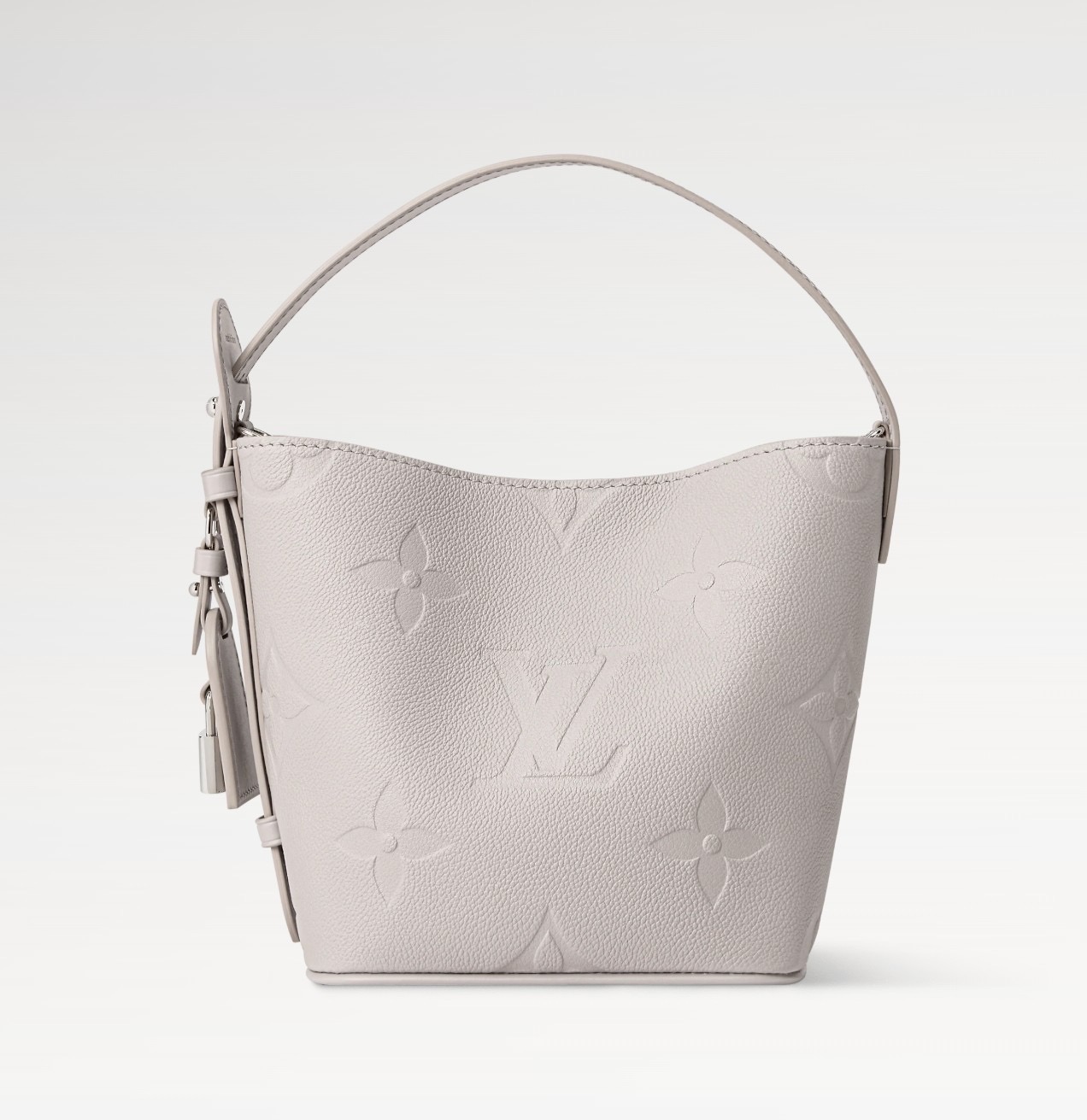 NO:766841,Top Original [All IN BB Bucket Bag] M13480 28342 Light Gray (Embossed) This style is updated for the season in an elegant bloom gray, perfect for work and weekends. It is made of signature Monogram Emreinte sn leather, decorated with exquisite silver hardware and a removable crossbody bag with signature details including the iconic name tag and padlock. There is also a zipper bag inside that can be used separately. Size 16 x18  x12 cm 7618075, satchels, crossbody bags19860909顶级原单【All IN BB 水桶手袋】M13480 28342 浅灰色（压花） 本款为当季更新,采用优雅的布鲁姆灰色,非常适合工作和周末.它由标志性Monogram Emreinte sn皮革制成,饰有精致的银色五金件和可拆卸的斜挎包带签名细节包括标志性的姓名标签和挂锁,里面还有一个可以单独使用的拉链袋 尺寸 16 x18 x12 厘米 7618075,,satchels,crossbody bags,Bag