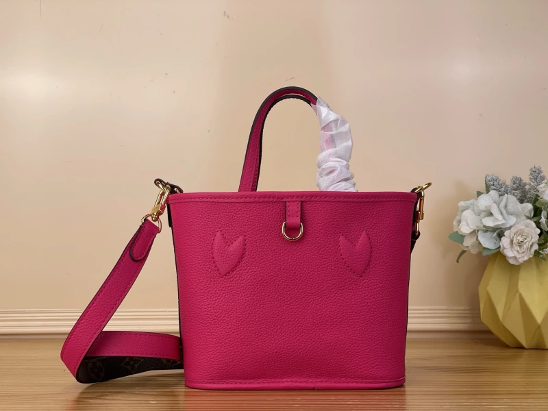 Сумка Louis Vuitton Neverfull Bandoulière Inside Out BB