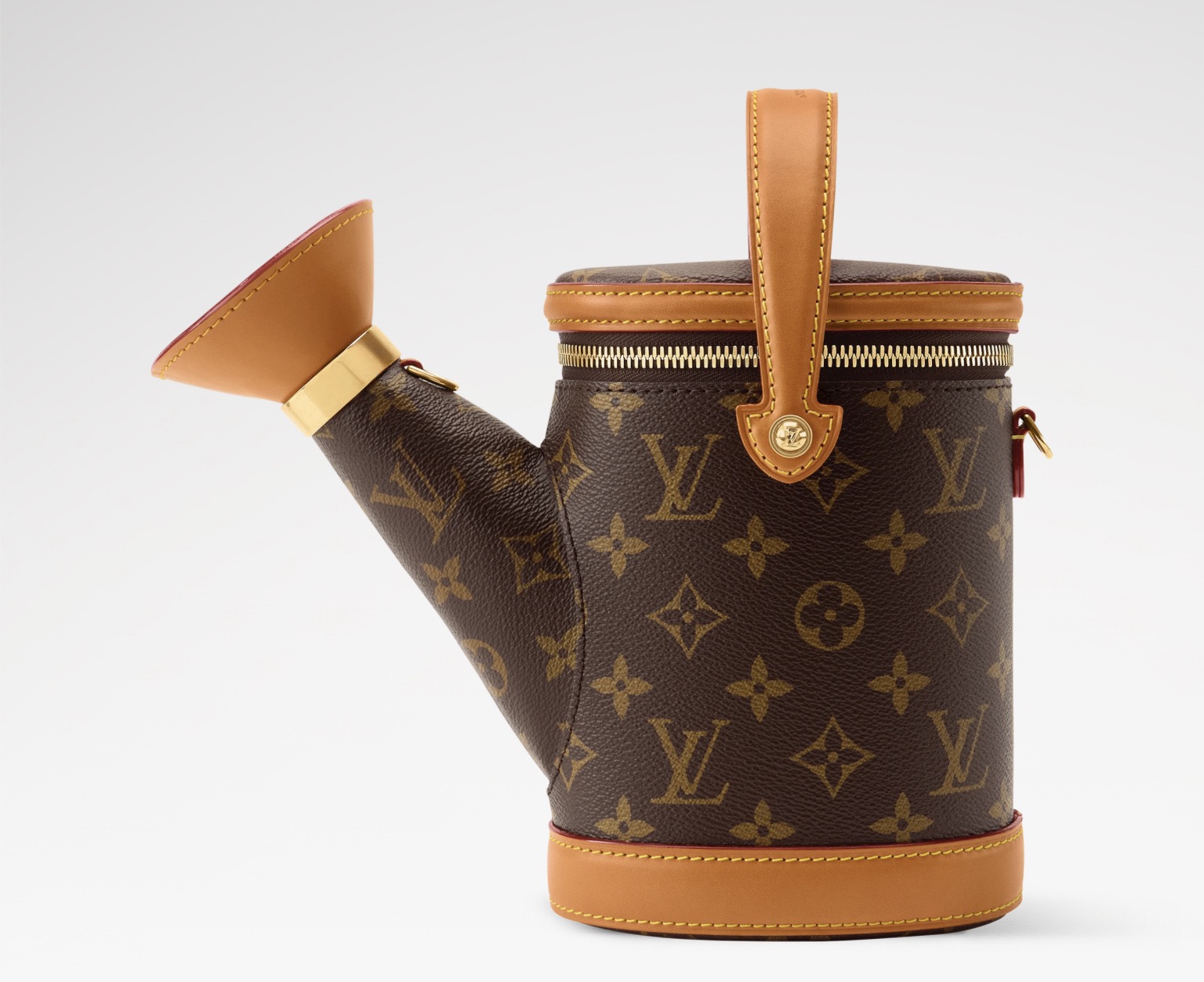 NO:767835,Top original order [WATERING CAN handbag] m27563 Water bottle Watering Can handbag combines fun style and functional considerations, using Monogram Hr coated canvas to build a unique silhouette. The main compartment is suitable for storing daily needs such as wallets, mobile phones and keys. The top handle and detachable shoulder strap allow for multiple carrying methods, showing a refined style. Dimensions 25 x 19 x 9.5 cm 6017075 (length x height x  width),19860909顶级原单【WATERING CAN 手袋】 m27563 水壶 Watering Can 手袋结合玩趣格调和功能考量,以 Monogram Hr涂层帆布构筑别致廓形.主隔层适宜收纳钱夹、手机和钥匙等日常所需,顶部手柄与可拆卸肩带实现多种背携方式,展露精致风采. 尺寸25 x 19 x 9.5 厘米 6017075 (长度 x 高 x 宽),,Bag