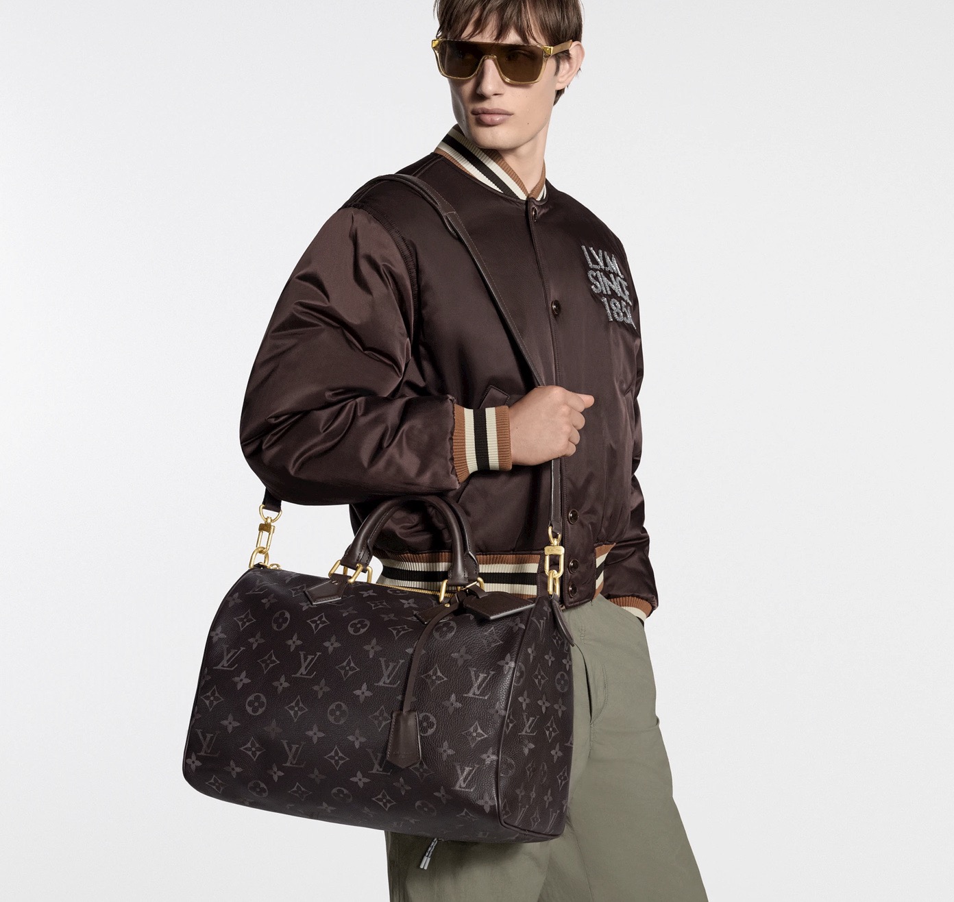 NO:767714,[SEEDY 9 BANDOULIRE 40 handbag] m27978 ebony coffee brown model picture,19860909【SEEDY 9 BANDOULIRE 40 手袋】 m27978 乌木 咖啡棕 模特图,,Bag