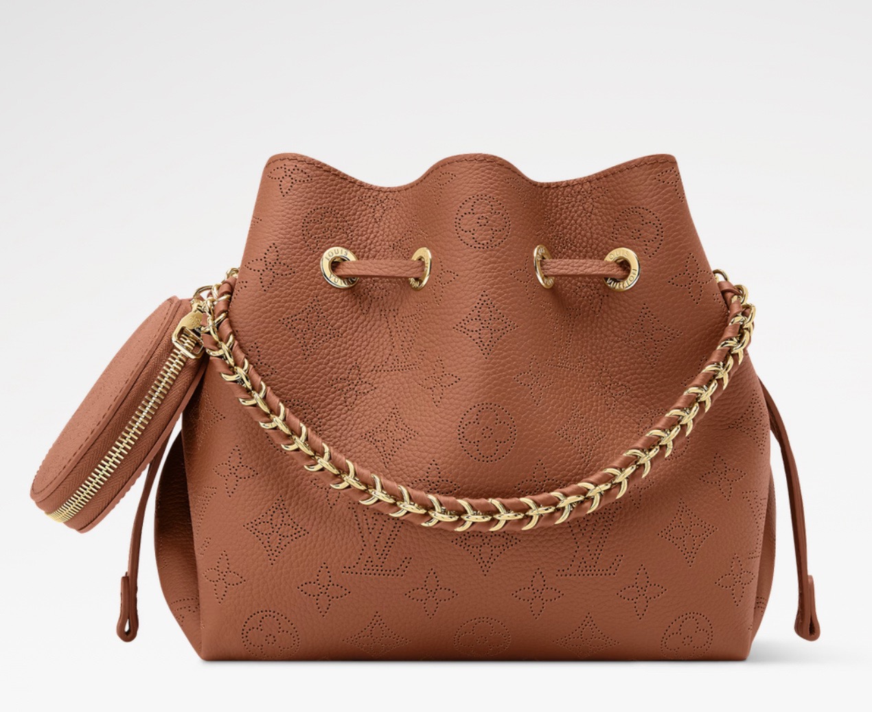 NO:767859,Top original item [BELLA handbag] m27378 brown/hollow Bella bucket bag is made of Monogram Ys engraved and perforated cow leather to create a compact shape, and then the same pattern is housed in a round coin purse with pocket proportions, full of modern style. Metal and leather woven handles and detachable leather shoulder strap allow for multiple carrying methods. Dimensions 19 x 22 x 14 cm 7918085 (length x height x  wide),,wallets,cowhide19860909顶级原单【BELLA 手袋】 m27378 棕色/镂空 Bella 水桶包采用 Monogram Ys镂花穿孔牛皮革塑造小巧构型,再令相同图案以袖珍比例栖身圆形零钱包,洋溢摩登风尚.金属与皮革编织手柄和可拆卸皮革肩带实现多种背携方式. 尺寸19 x 22 x 14 厘米 7918085 (长度 x 高 x 宽),,wallets,cowhide,Bag