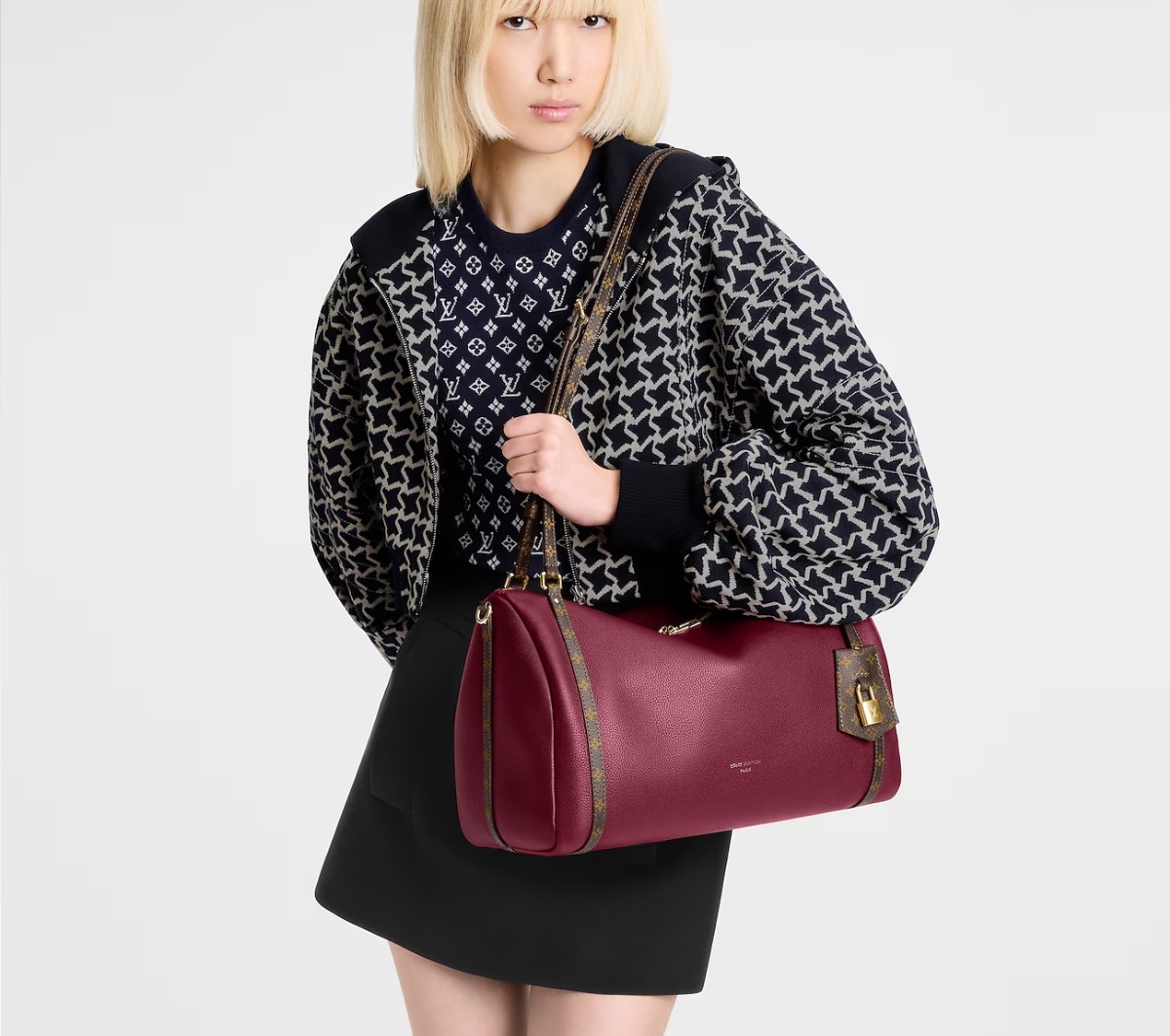 NO:812118,[EXRESS medium handbag] m26359 black (oil wax leather) m26397 coffee color (lychee pattern) m26358 apricot frosted leather 27689 burgundy official website picture,19860909【EXRESS 中号手袋】 m26359 黑色（油腊皮） m26397 咖色（荔枝纹） m26358 杏色磨砂皮 27689 酒红色 官网图,,Bag