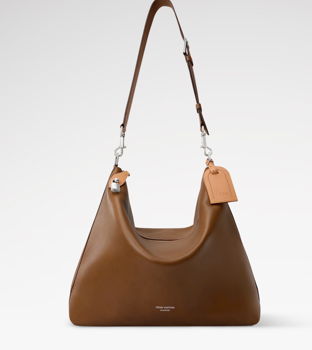 NO:812263,Top original order [VAGABOND HOBO handbag] m28392 brown/full leather This Vagabond Hobo jm handbag has the soft texture of tanned leather. It can be carried on the shoulder or cross-body comfortably by attaching the adjustable fabric shoulder strap. The interior presents LV Blason jacquard texture, inscribed metal parts, padlocks and zippers to highlight the elegant atmosphere, and the leather brand completes the details. Size 48 x 38 x 14  cm.951981000 (length x height x width),,louis vuitton19860909顶级原单【VAGABOND HOBO 手袋】 m28392 棕色/全皮 本款 Vagabond Hobo jm手袋拥有鞣制皮革的柔软质感,系上可调节织物肩带即可实现舒适肩背或斜挎.内里呈现 LV Blason 提花织纹,铭纹金属件、挂锁和拉链彰显考究气息,皮革名牌完善细节. 尺寸48 x 38 x 14 厘米.951981000 (长度 x 高 x 宽),,louis vuitton,Bag