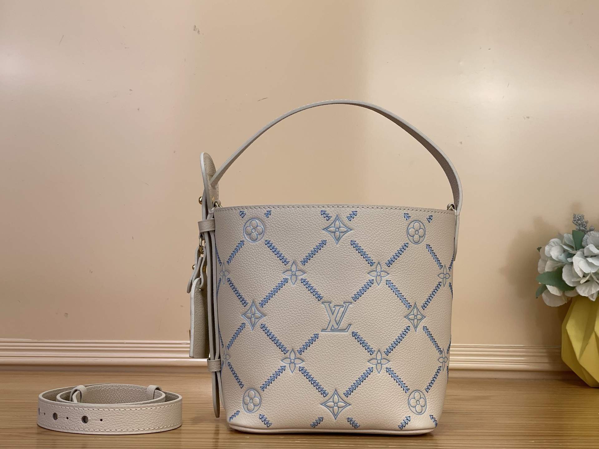Сумка Louis Vuitton с монограммой