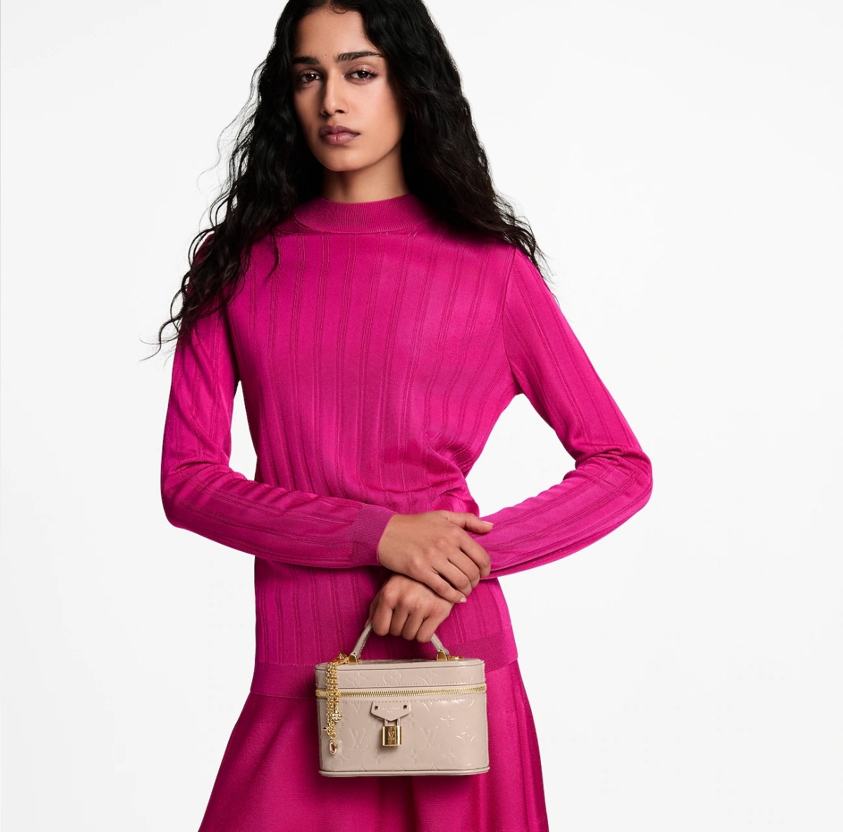 NO:812512,[Vanity Chain touch handbag] M27169 apricot/patent leather m28334 purple gold/patent leather model picture,19860909【Vanity Chain ouch 手袋】M27169 杏色/漆皮 m28334 紫金色/漆皮 模特图,,Bag