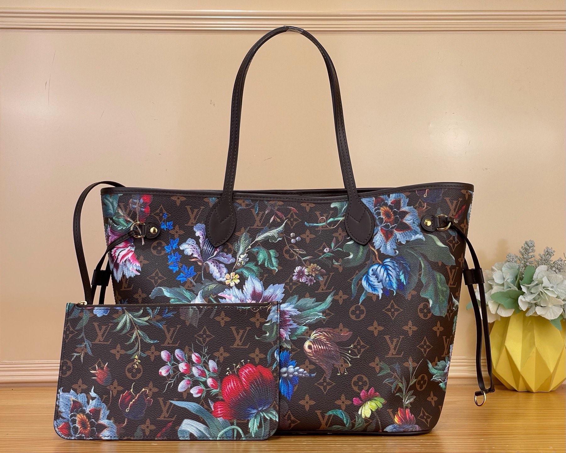 NO:851338,Top original order [Neverfull medium handbag] M28918 presbyopia (floral silk screen) from the Monogram Eden hl series, rendering a smart floral pattern on Monogram Ebene canvas, with cow leather trim and elegant metal parts.19860909顶级原单【Neverfull 中号手袋】M28918 老花（花卉丝印） 出自 Monogram Eden hl系列,为 Monogram Ebene 帆布渲染灵动花卉图案,搭配牛皮革饰边和考究金属件.xh侧边饰带可调节廓形,成就商务办公或周末休闲佳选. 尺寸 31 x 28 x 14厘米 6017075,,cowhide,Bag