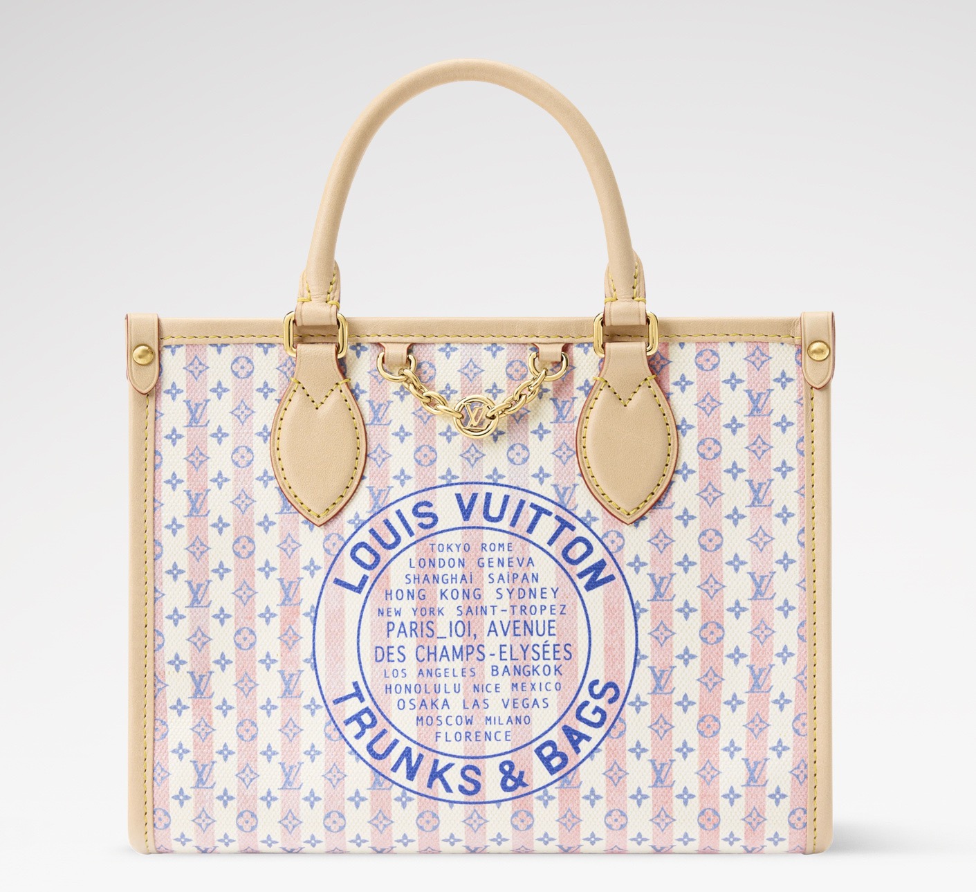 NO:852126,Top original order [ONTHEGO small handbag] m29477 Summer This LV Stam series OnTheGo small handbag has been redesigned to create a fashionable daytime look. The canvas bag is decorated with the classic mini Monogram xh pattern, supplemented by smooth cowhide leather trim. The gx uses a unique floral lining, and the detachable leather shoulder strap allows for multiple carrying methods, making it easy to switch styles. The chain is decorated with LV Circle  Logo decoration pays homage to the brand's exquisite craftsmanship. This collection is equipped with exclusive packaging, imbued with the charming style of the Côte d'Azur. It comes with limited charms and the brand's iconic beach hut handbag, allowing you to enjoy the leisurely mood of midsummer - limited edition, subject to availability. Dimensions 25 x 19 x 11.5 cm 4815055 (length x height x width),, louis vuitton, cowhide19860909顶级原单【ONTHEGO 小号手袋】 m29477 夏天 本款 LV Stam 系列 OnTheGo 小号手袋历经焕新设计,塑就日间时尚造型.帆布包身饰有经典迷你 Monogram xh图案,辅以光滑牛皮革饰边.gx采用独具一格的花卉内衬,可拆卸皮革肩带实现多种背携方式,便于轻松切换造型.链条饰有 LV Circle 标识装饰,致意品牌精湛匠艺. 本系列臻作搭配专属包装,浸染蔚蓝海岸的迷人风情,随附限定挂饰与品牌标志性海滩小屋手袋,尽揽盛夏悠然意趣——限量呈献,售完即止. 尺寸25 x 19 x 11.5 厘米 4815055 (长度 x 高 x 宽),,louis vuitton,cowhide,Bag