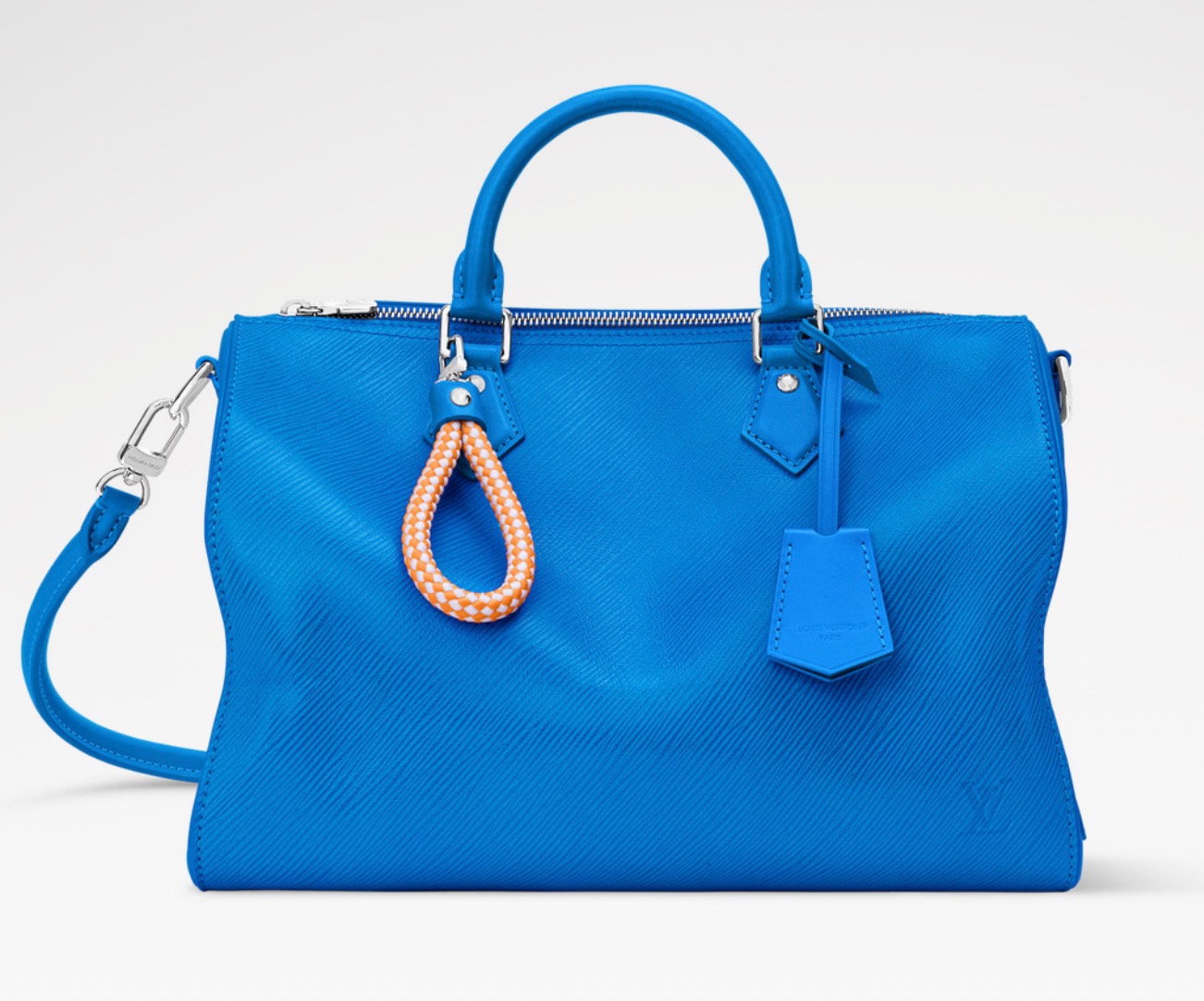 NO:852153,7066075 Top original order [Seedy Soft 30 handbag] m29466 rose red/water ripple m29096 blue This Seedy Soft 30 is re-invented for this season in a vibrant rose Miami color scheme, inspired by the Louis Vuitton city guide. As Ei Rainbow  Part of the cc capsule, it is made from signature Ei leather with a shiny vintage effect and features a rope charm. The statement design also includes a signature keybell, sized for everyday essentials. Dimensions 30 x 21 x 17 cm, Louis Vuitton198609097066075 顶级原单【Seedy Soft 30 手袋】m29466 玫红色/水波纹 m29096 蓝色 这款Seedy Soft 30以充满活力的玫瑰迈阿密配色为本季重新发明,灵感来自路易威登城市指南.作为Ei Rainbow cc胶囊的一部分,它由标志性的Ei皮革制成,具有闪亮的复古效果,并具有绳索吊饰.声明设计还包括一个标志性的键铃,尺寸适合日常必需品. 尺寸 30 x 21 x 17 厘米,,louis vuitton,Bag