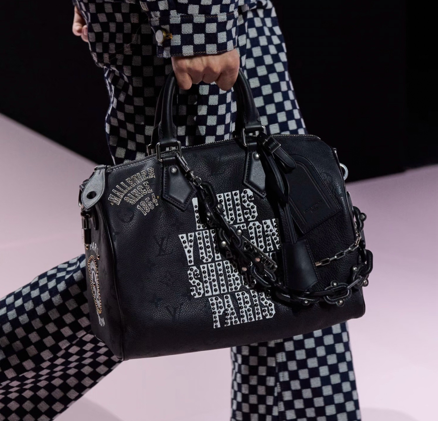 NO:879815,[Seedy 9 Bandoulière 30 handbag] 9-30 M26180 black/red,19860909【Seedy 9 Bandoulière 30 手袋】9-30 M26180 黑色/红色,,Bag