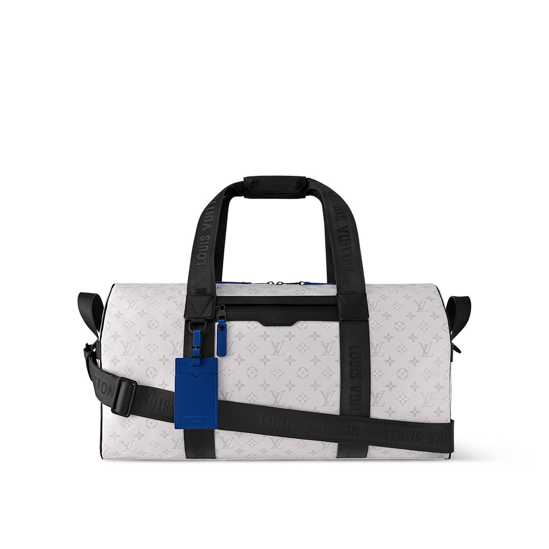 NO:879678,Top Original [Keeall Sort Travel Bag] m23801 White m12724 Orange Made from lightweight and soft Monogram Storm hr canvas, this sporty-chic Keeall Sort is ideal for the winter holidays. Its sophisticated design is full of technical innovations, such as extra side handles and LV quick release buckle on the strap - perfect for securing ski gear. An ultra-functional travel bag with a subtle signature look. Dimensions 55 x 31 x 25 cm 7218095 (length x height x width),,louis vuitton,travel bags19860909顶级原单【Keeall Sort 旅行袋】 m23801 白色 m12724 橙色 这款运动别致的Keeall Sort采用轻盈柔软的Monogram Storm hr帆布制作,是寒假的理想选择.其精致的设计充滿了技术创新,如额外的侧把手和表带上的LV快速释放扣——非常适合固定滑雪装备.一个具有微妙标志性外观的超实用旅行包. 尺寸55 x 31 x 25厘米 7218095（长x高x宽）,,louis vuitton,travel bags,Bag