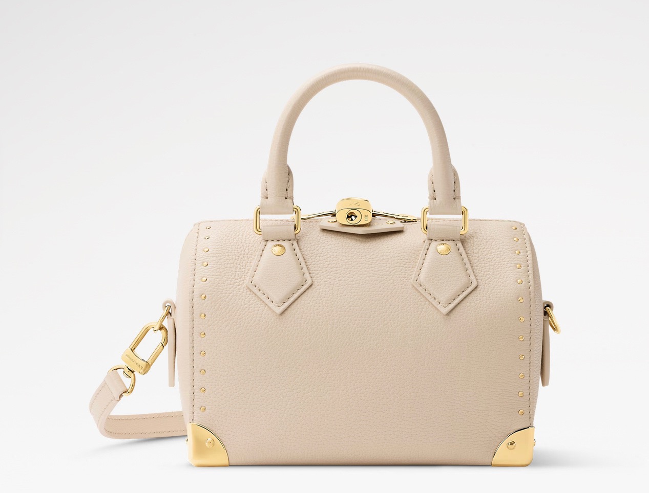 NO:894474,Top original order [SEEDY TRUNK 20 handbag] m29876 White/Rivets This Seedy Trunk 20 handbag is reinterpreted with the brand's Monogram Saga hr logo, exuding a distinct rock and roll atmosphere. It is made of cow leather, supplemented by hard case details, and undergoes multiple professional processes to present a unique retro texture. The shoulder strap and chain are detachable and can be worn cross-body, shoulder or handheld. Size 13.5 x 11 x  20.5 cm 5516065 (height x width x length),,cowhide19860909顶级原单【SEEDY TRUNK 20 手袋】 m29876 白色/铆钉 这款 Seedy Trunk 20 手袋以品牌的 Monogram Saga hr标识焕新演绎,散发出鲜明的摇滚气息.采用牛皮革,辅以硬箱细节,并经过多道专业工序呈现别致复古质感.肩带和链条均可拆卸,可斜挎、肩背或手提. 尺寸13.5 x 11 x 20.5 厘米 5516065 (高 x 宽 x 长度),,cowhide,Bag