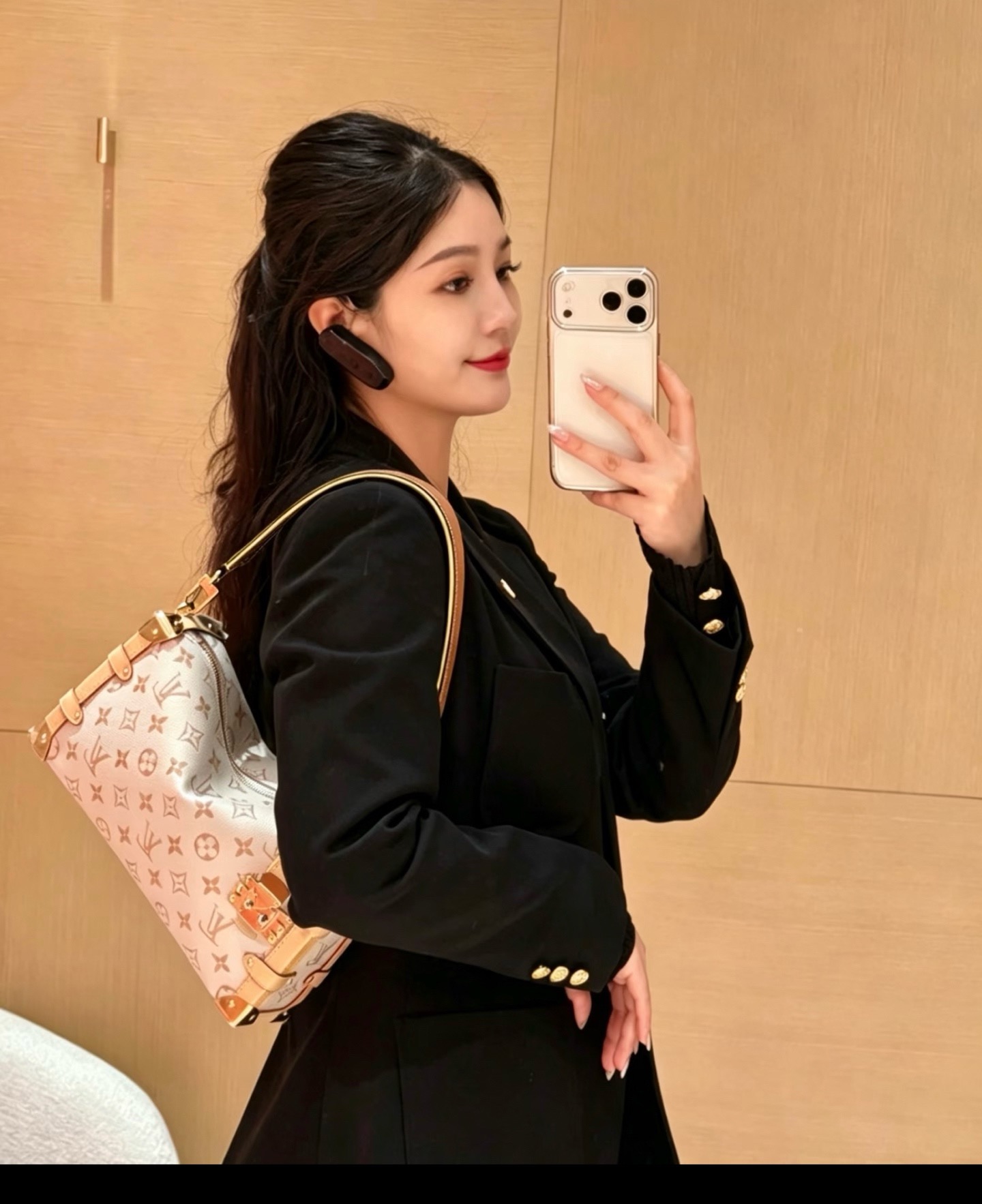 NO:919708,[SIDE TRUNK EAST-WEST Medium Handbag] M29913 Dune Color/Color Matching,19860909【SIDE TRUNK EAST-WEST 中号手袋】M29913 沙丘色/拼色,,Bag