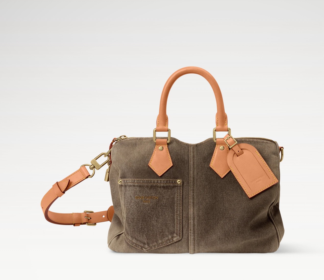 NO:938943,Top original order [Seedy Bandoulière 30 handbag] M29170 brown (washed denim) interprets Louis Vuitton's classic urban handbag with the simple texture of denim, with jeans-like pockets, cow leather top handles and name tags, cleverly blending contemporary perspective with traditional craftsmanship. The fading treatment presents subtle color differences, making each finished product unique. Size 34 x 22 x  19cm.6817066,,louis vuitton,jeans,cowhide19860909顶级原单【Seedy Bandoulière 30 手袋】M29170棕色（水洗牛仔布） 以丹宁布的淳朴质感诠释路易威登的经典都市手袋,搭配恰似牛仔裤的口袋、牛皮革顶部手柄和姓名牌,将当代视角与传统匠心巧妙融合.褪色处理呈现微妙色差,令每只成品各具特色. 尺寸34 x 22 x 19厘米.6817066,,louis vuitton,jeans,cowhide,Bag