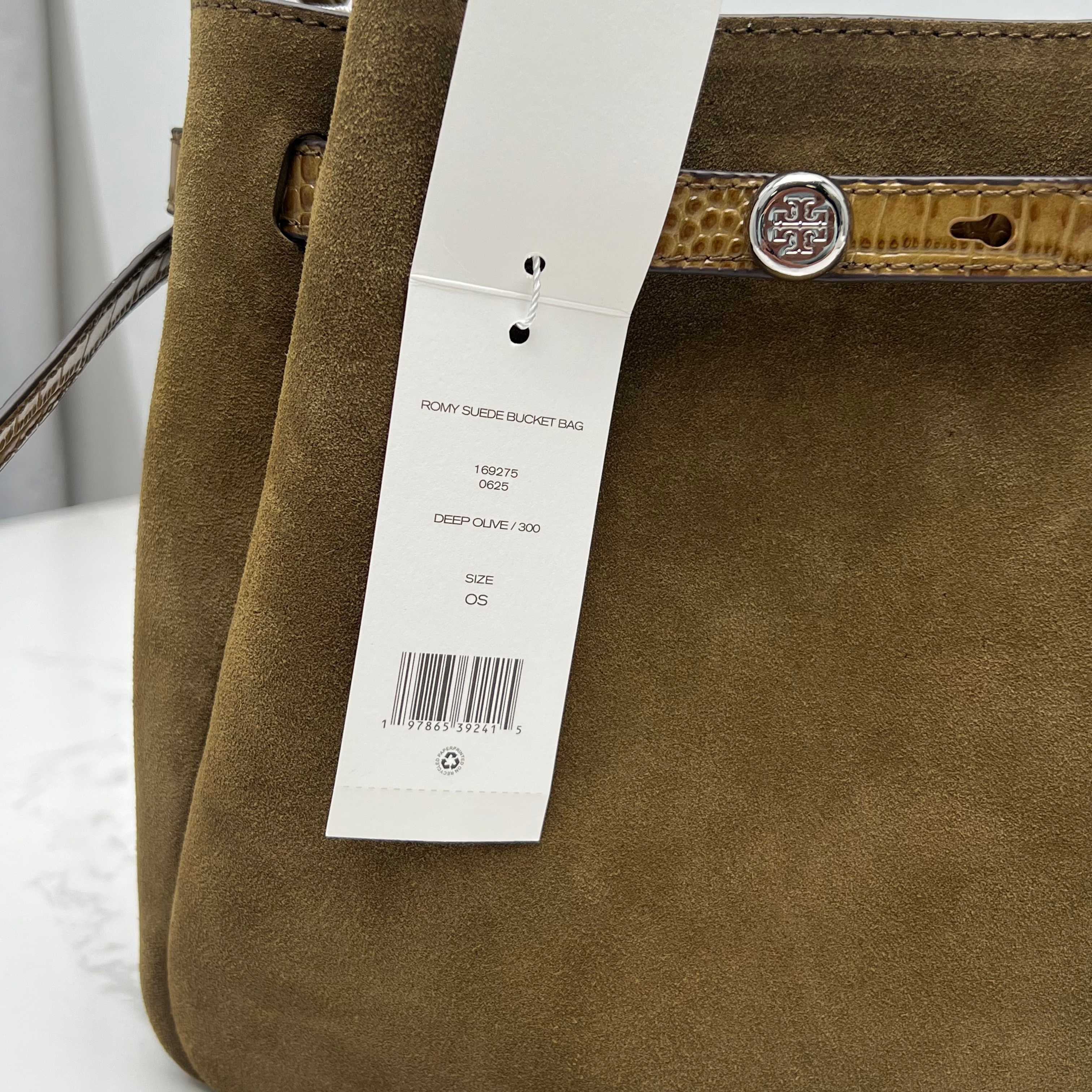Tory Burch ～169275# ROMY手提斜挎水桶包 采用细腻厚实的头层牛皮材质 具有柔和收腰的轮廓