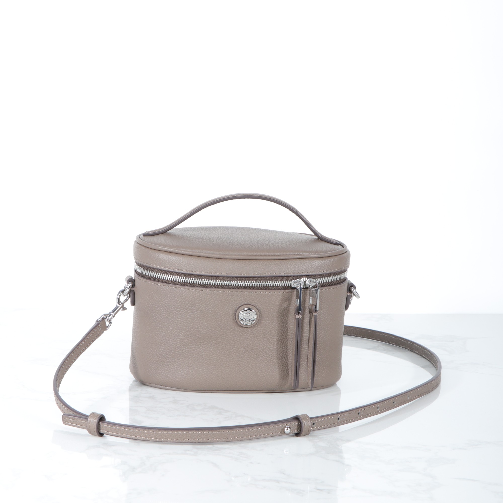 Tory Burch ～959#新款化妆包 重塑 格调 精选柔软荔枝纹头层牛皮打造 内部设有口袋 可使用顶部提柄手提