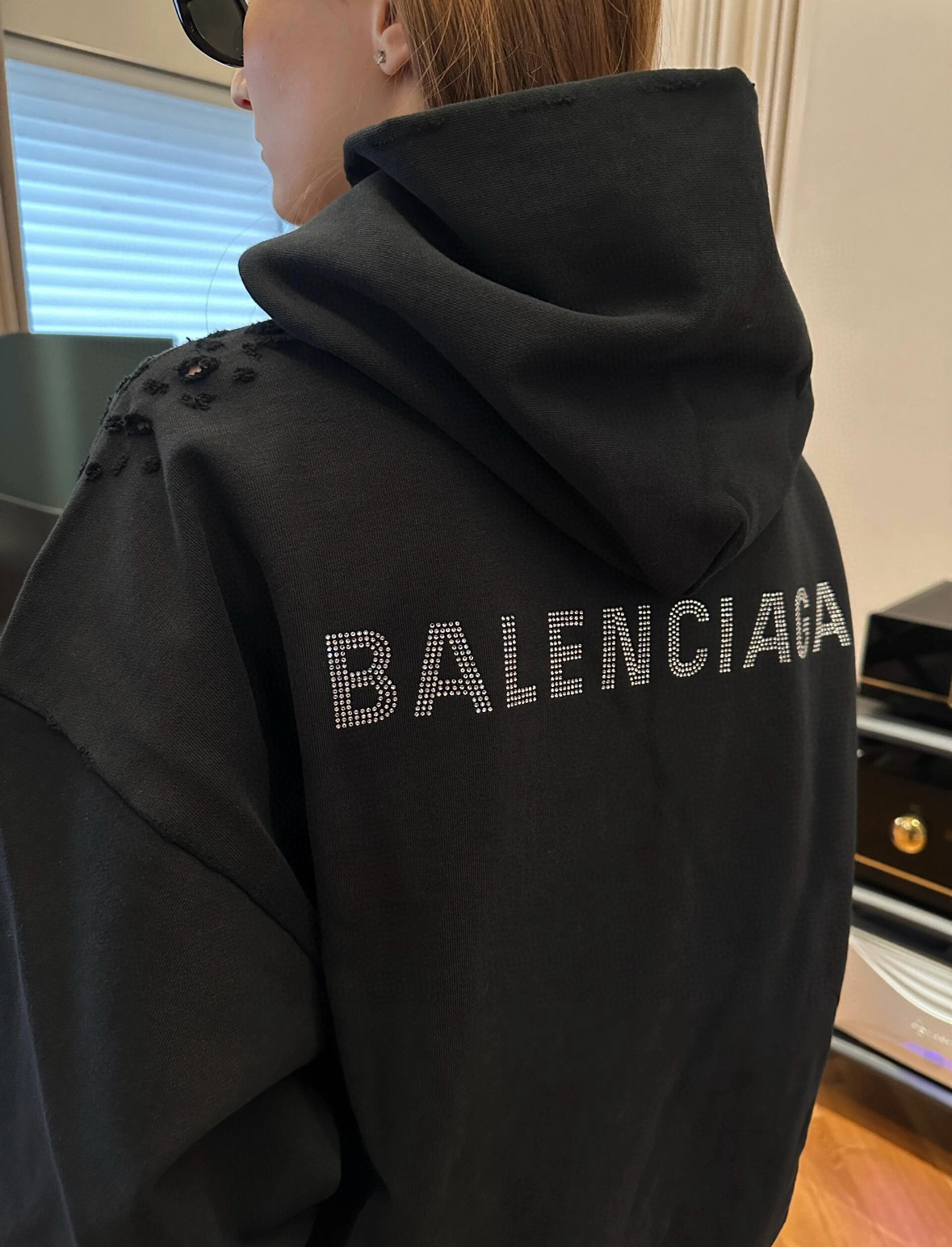【上身图】BLCG 前后烫钻磨破连帽卫衣