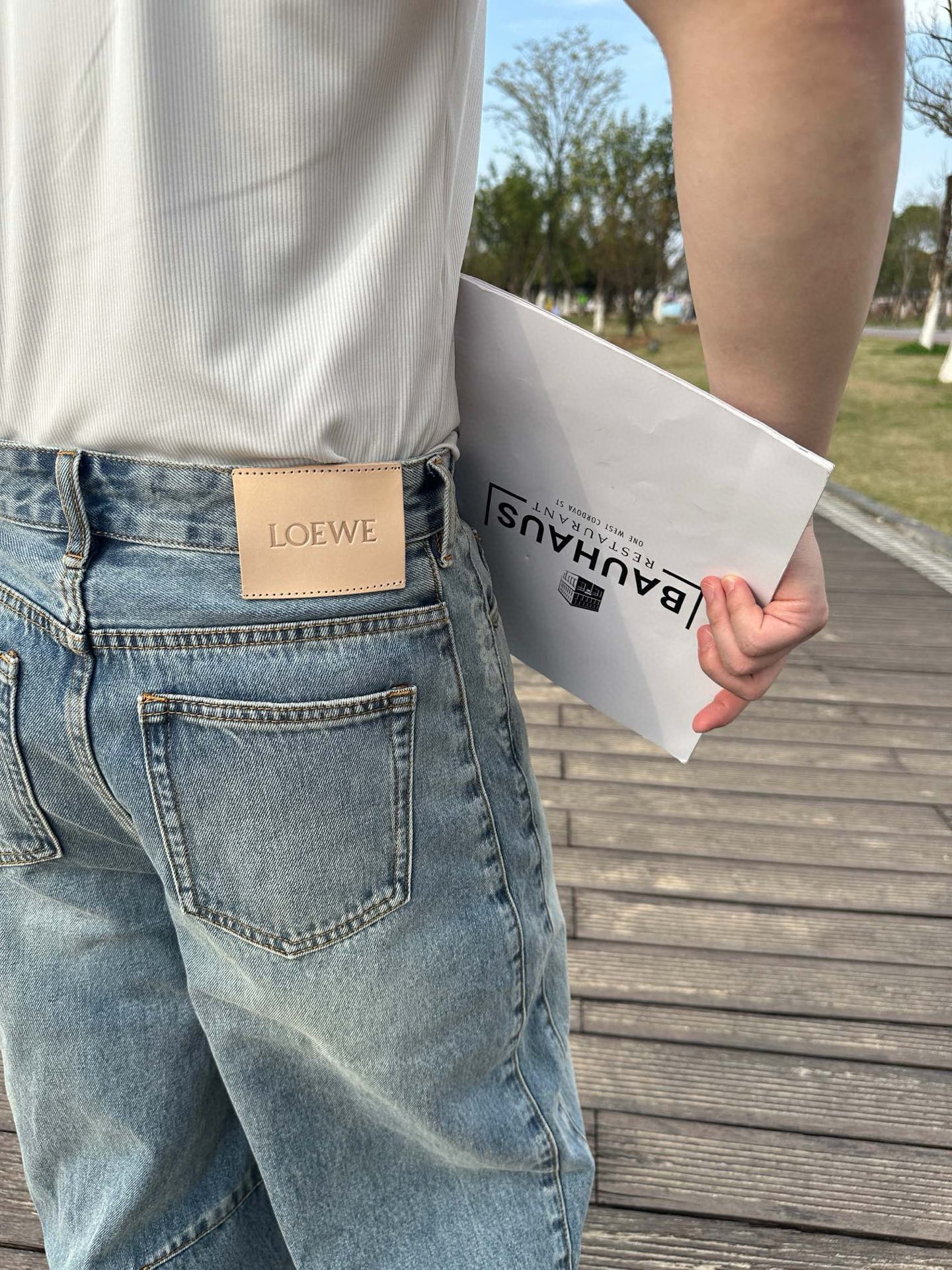 【上身图】Loewe Anagram 锥形牛仔裤（浅蓝）