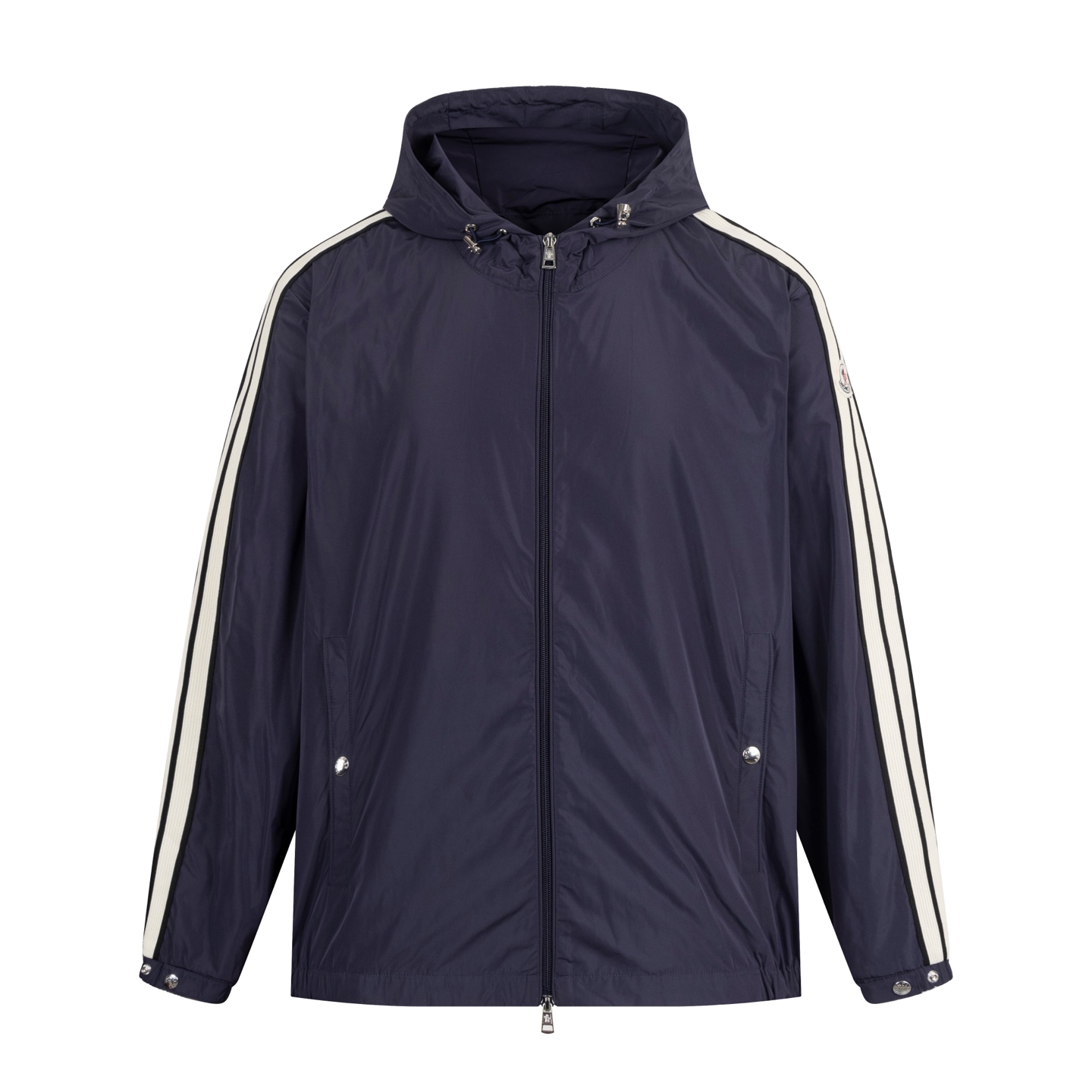 【Suministro exclusivo】 Moncler Chaqueta ligera con cinta en la manga (azul marino). La tela está hecha de 100% poliéste…