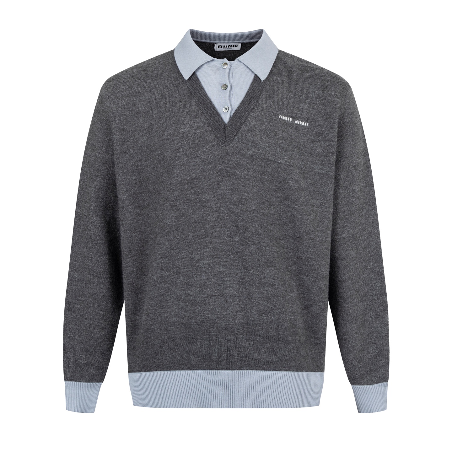 【suministro exclusivo】 MiuMiu suéter de cuello vuelto con logo y efecto de dos capas Este suéter en el cuello polo y el…
