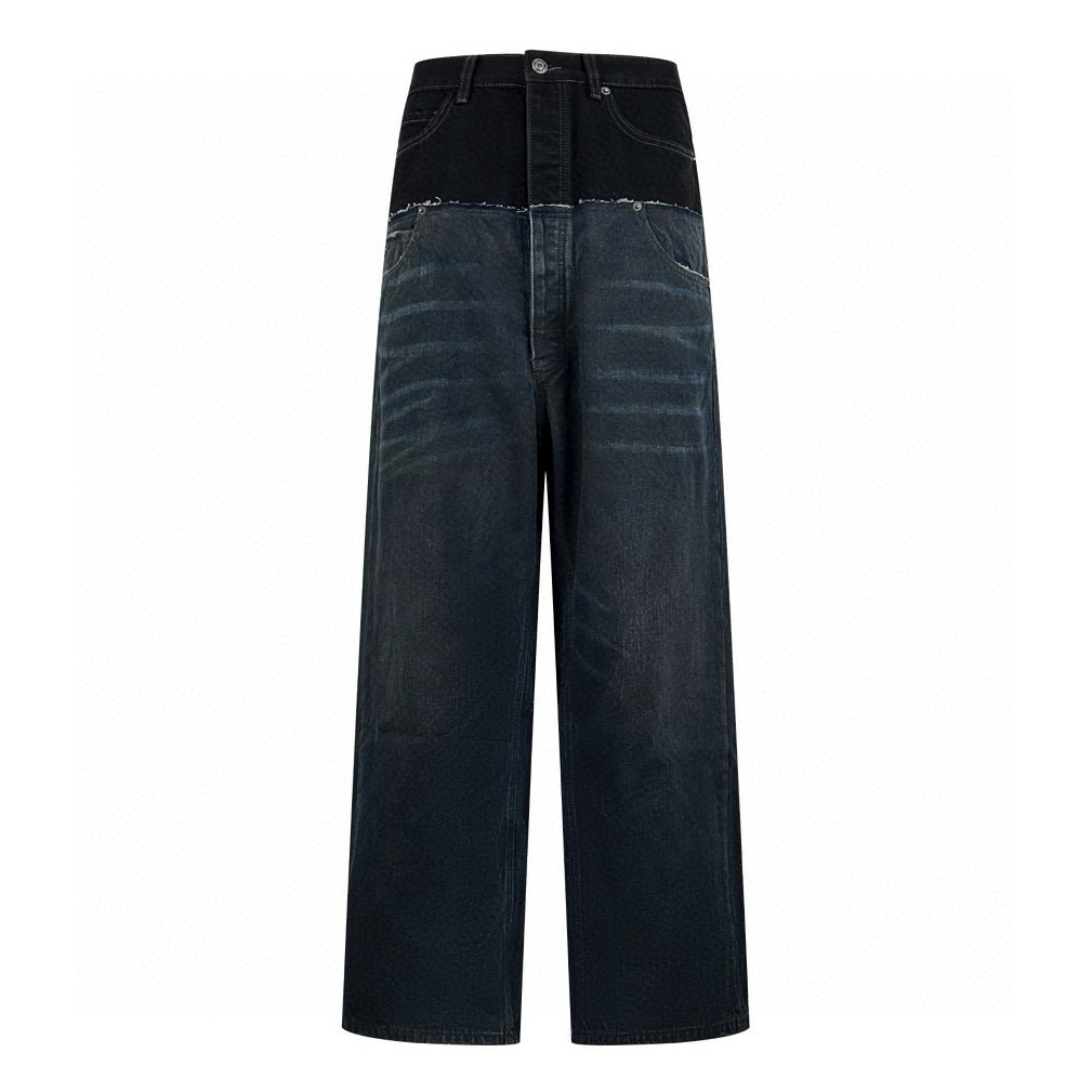 NO:915517,[Exclusive supply] BLCG 24FW spliced pocket jeans (black). The original purchase was RMB 16,200. The fabric is made of custom-made Silo denim. It is full of texture and comfortable to the skin. The gradient and collision of colors are the core. The waistband is decorated with Paris kraft paper to highlight the brand's imprint. Everywhere exudes trend, creating a walking work of art jeans. The unbridled imagination is vividly displayed. Multi-dimensional fusion splicing technology and color splicing.  Positioning tailoring and splicing, multi-pocket splicing, material dimension splicing, tedious and delicate. Each step embodies the efforts and wisdom of the craftsmen. Priority is given to customizing the 1:1 original denim material to fry snowballs and salt. Specially prepare the corresponding solution, add a certain amount of dye, soak the denim material in it to absorb the solvent, and then scrub and dry it to further fade and oxidize. The rubbing wrinkle whisker technology and gun painting whisker technology are combined, and manual rubbing is given priority in specific areas to achieve a natural wrinkle effect.  Then use a specific tool to draw a cat's whisker-shaped texture, and the visual effect is full. The hole is made of broken edge hanging technology, which uses physical wear and friction on the edge to achieve a natural edge effect. Through the combination of high-temperature steam and sandpaper, the fiber hairiness and color difference are removed, giving the jeans a unique hole and wear effect. Size: XS/S/M/L,,jeans,cowhide,19860909【独家供应】 BLCG 24FW 拼接口袋牛仔裤（黑色） 原版16,200购入开发,面料采用定制赛洛纺牛仔绮料 质感十足 舒适贴肤 以色彩的渐变与碰撞为核心 腰带处加以巴黎牛皮纸为点缀 彰显品牌的印记 每一处都散发着潮流 成就一条行走的艺术品牛仔裤 天马行空的想象力被展现得淋漓尽致.多维融合拼接技艺 颜色拼接 定位剪裁拼接 多口袋拼接 材质维度拼接 繁琐而精细 每一步都凝聚了工匠们的心血和智慧.优先定制1:1 原版牛仔料 从而进行炒雪球 炒盐 特制对应的溶液 加入一定量的染色剂 将牛仔料浸泡其中吸收溶剂 再进行搓洗后晾干 使其进一步褪色和氧化.擦压皱猫须技术和枪画猫须技术结合 优先在特定区域进行手工擦制 以达到自然的皱纹效果 再用特定的工具绘制出猫须形状的纹理 视觉效果拉满.破洞处采用烂边吊烂技术 通过物理磨损在边缘部分进行摩擦来实现自然烂边效果 通过高温蒸汽和磨砂纸的结合 去除纤维毛羽和色差 使牛仔裤呈现出独特的破洞和磨损效果. Size:XS/S/M/L,,jeans,cowhide,,Men's clothing