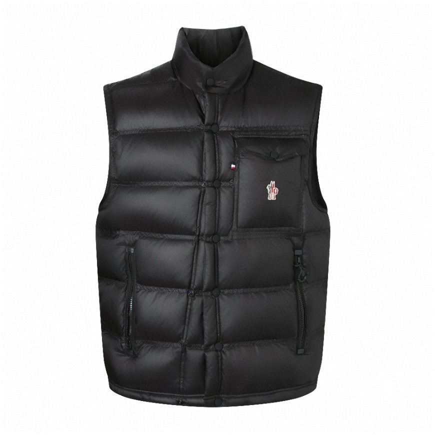 【Suministro exclusivo】 Chaleco de plumón Moncler 25FW con logo en bolsillo y cuello alto (negro). El tejido utiliza hil…