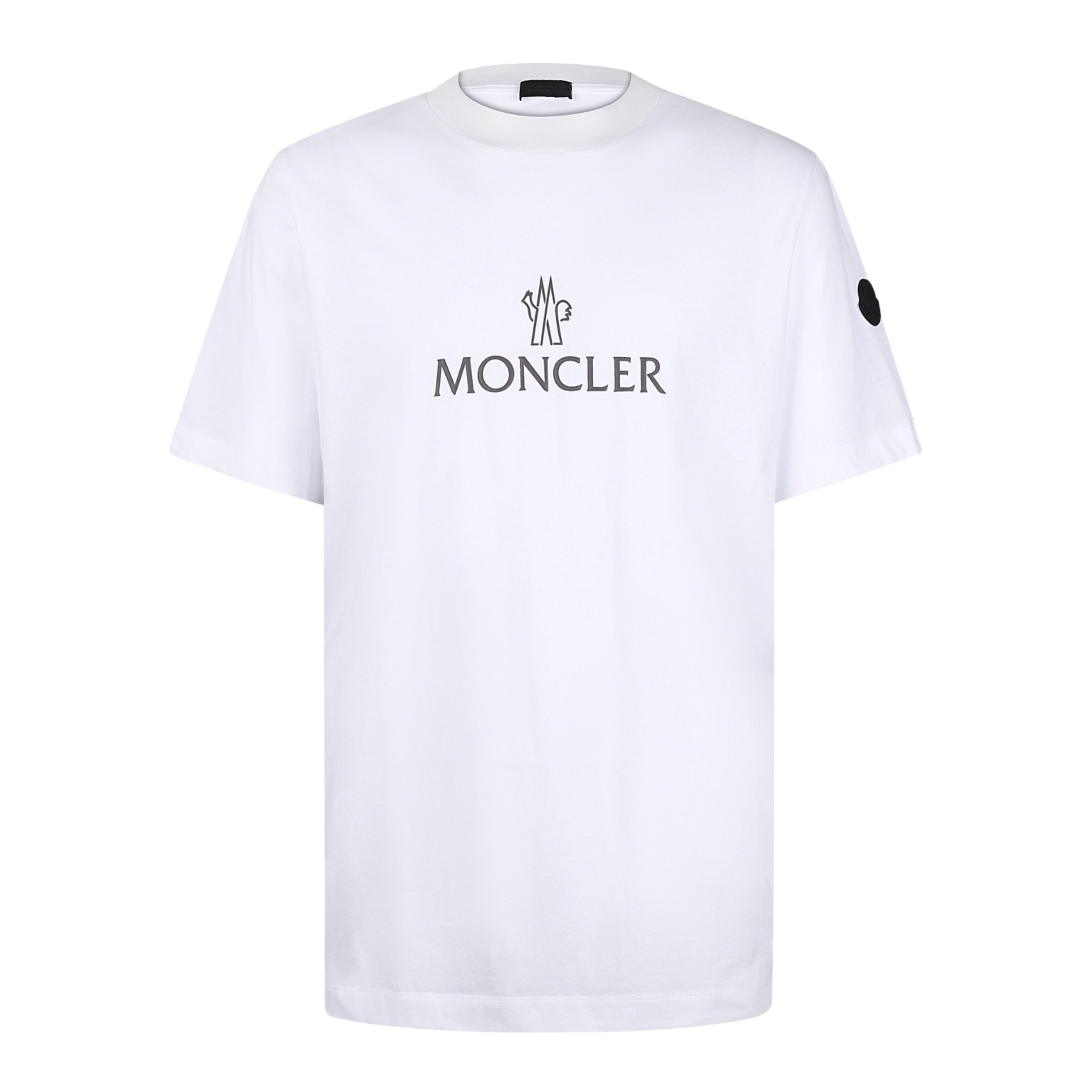 P120 Moncler 26SS 胶浆印花短袖（白色） 原版4,548购入开发，面料采用100%高支精梳棉面料，经氨预缩与丝光工艺处理，触感柔滑亲肤，透气吸汗且抗皱性优异，色牢度达4级以上，久洗不易发黄变形。领口采用高弹力罗纹搭配三本针…