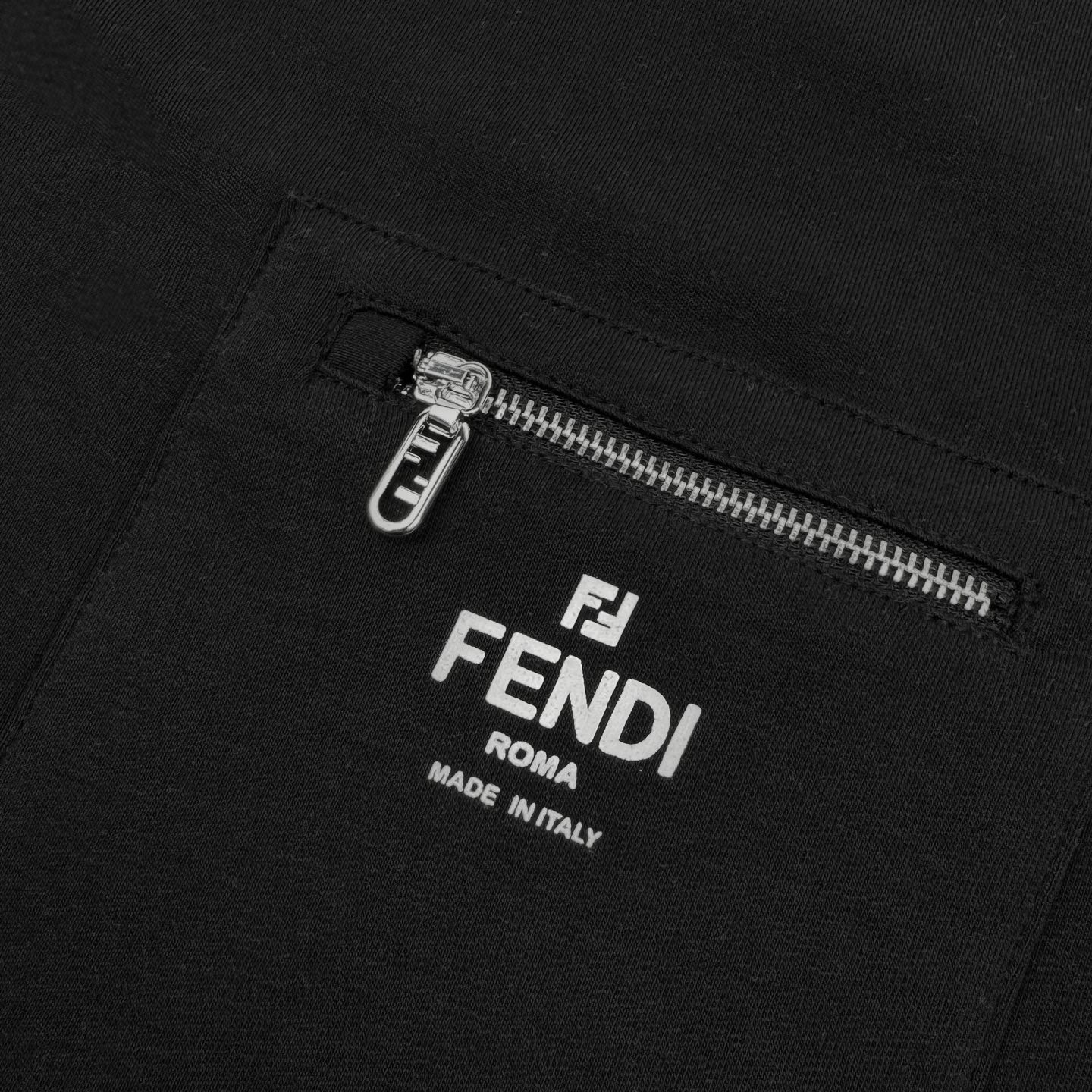 Fendi FD 口袋印花拉链短袖黑色