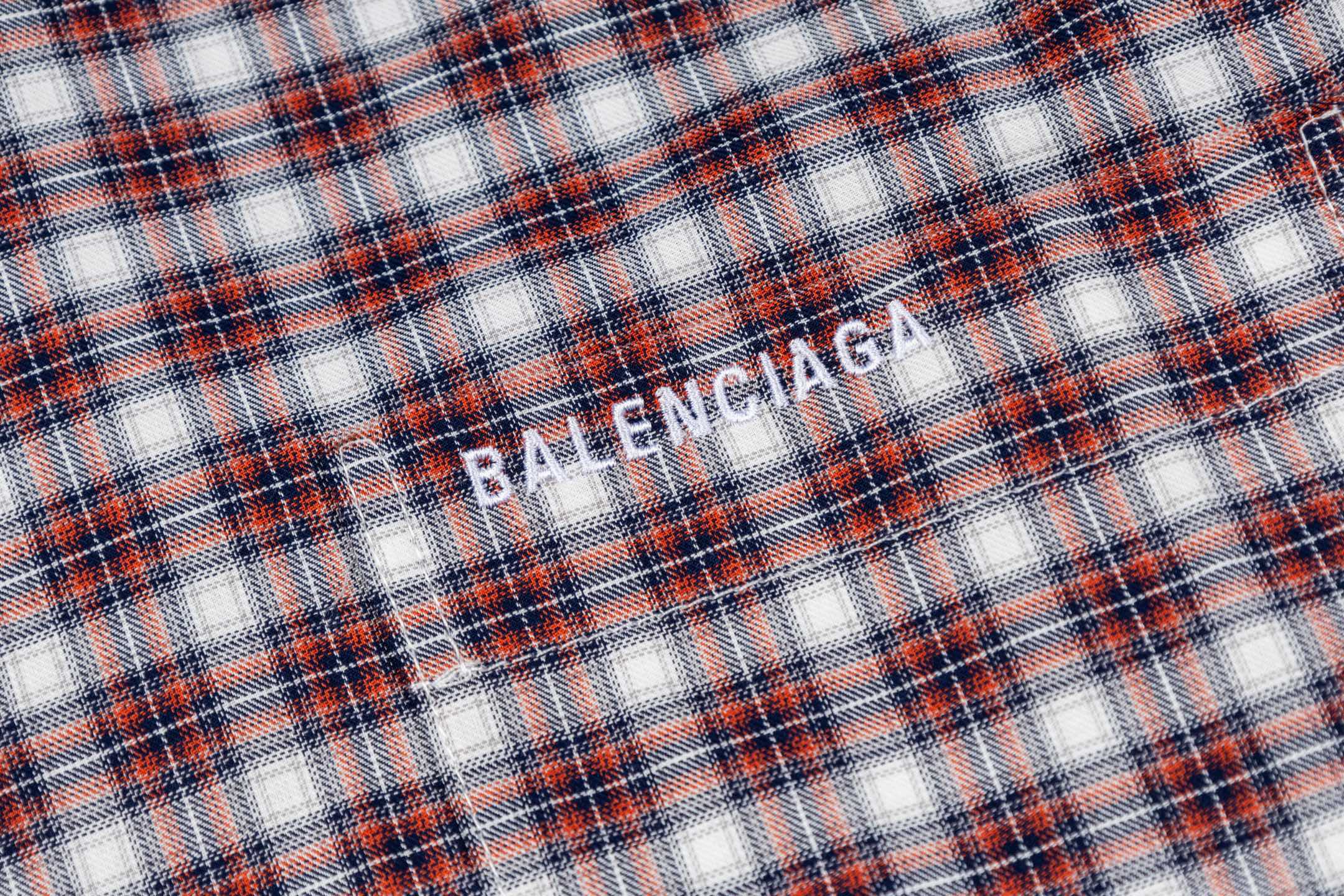 Balenciaga BLCG 26SS 格纹口袋徽标刺绣拼接假两件衬衫