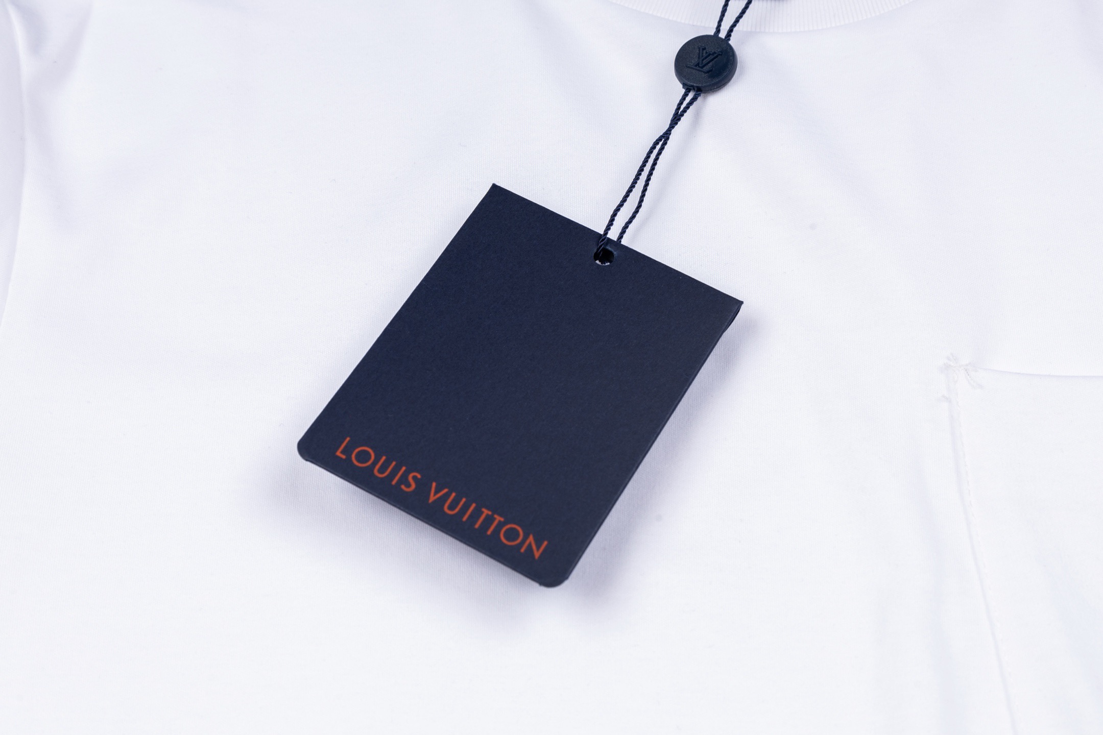 Louis Vuitton 1v 25SS 航海系列金属刺绣标识口袋短袖