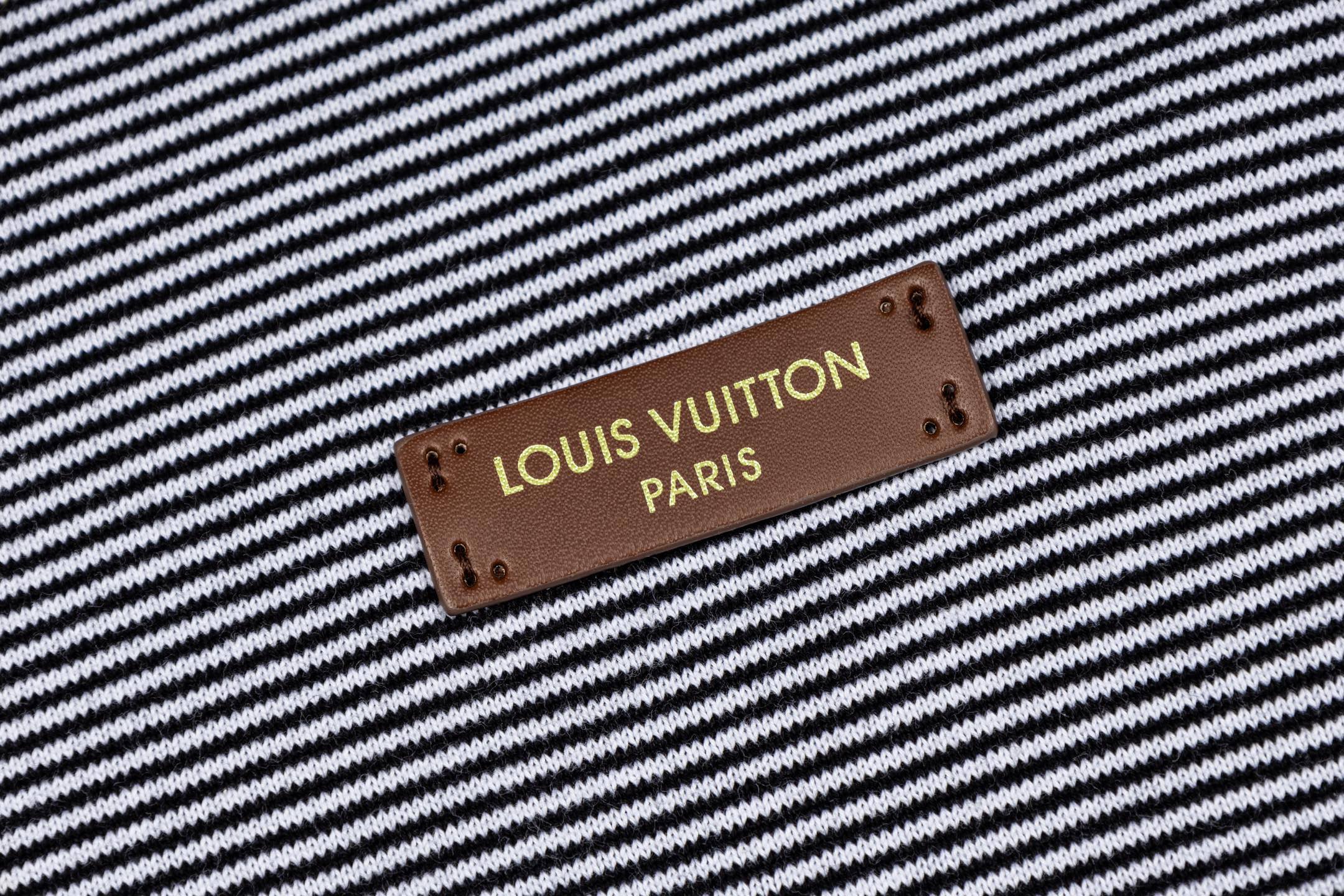 Louis Vuitton 1v 26SS 皮牌徽章细条纹针织短袖