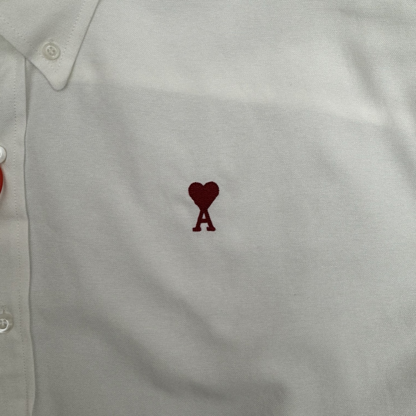 Luxurious Ami Paris Box Shirt: Customized Elegance with Love Embroidery and Premium Quality. - 图片 7