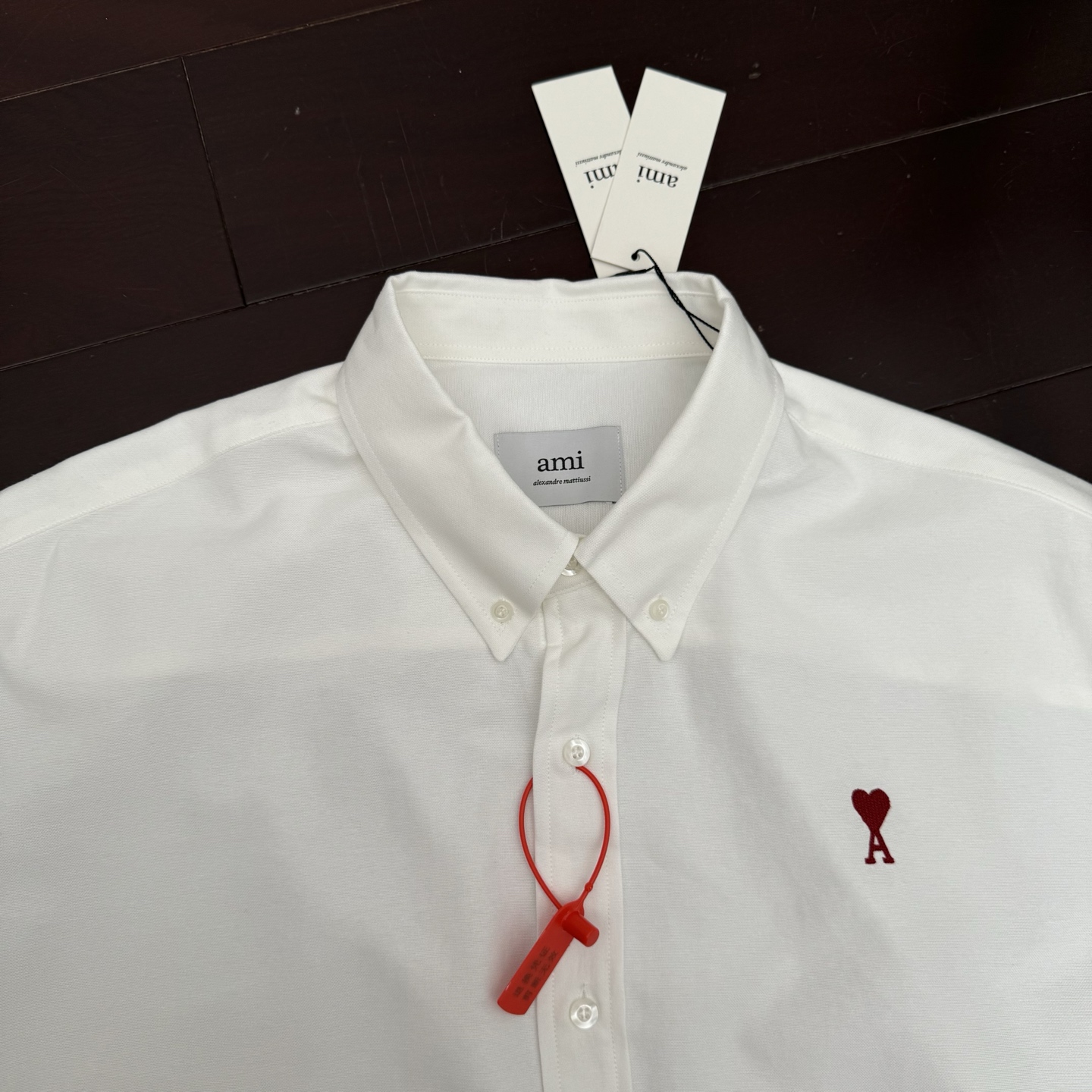 Luxurious Ami Paris Box Shirt: Customized Elegance with Love Embroidery and Premium Quality. - 图片 5