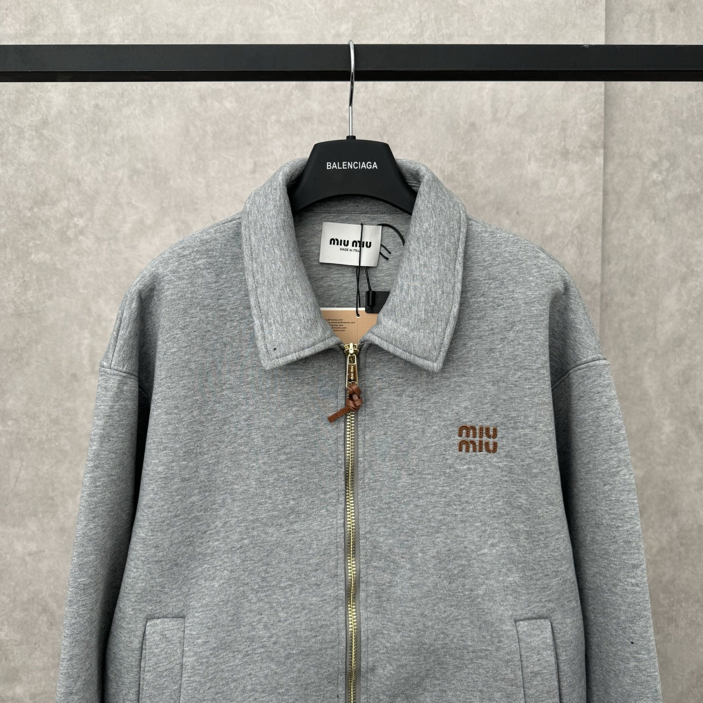 “New Miumiu Cotton Zipper Jacket: Space Cotton, Embroidery, Pure Cotton Fabric” - 图片 3