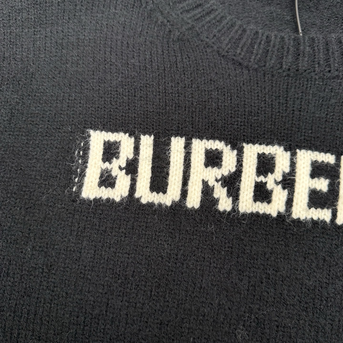 Burberry Babboli Wool Knitted Shirt: High-Quality Fabric, Italian Craftsmanship, Size S/M/L/XL - 图片 7